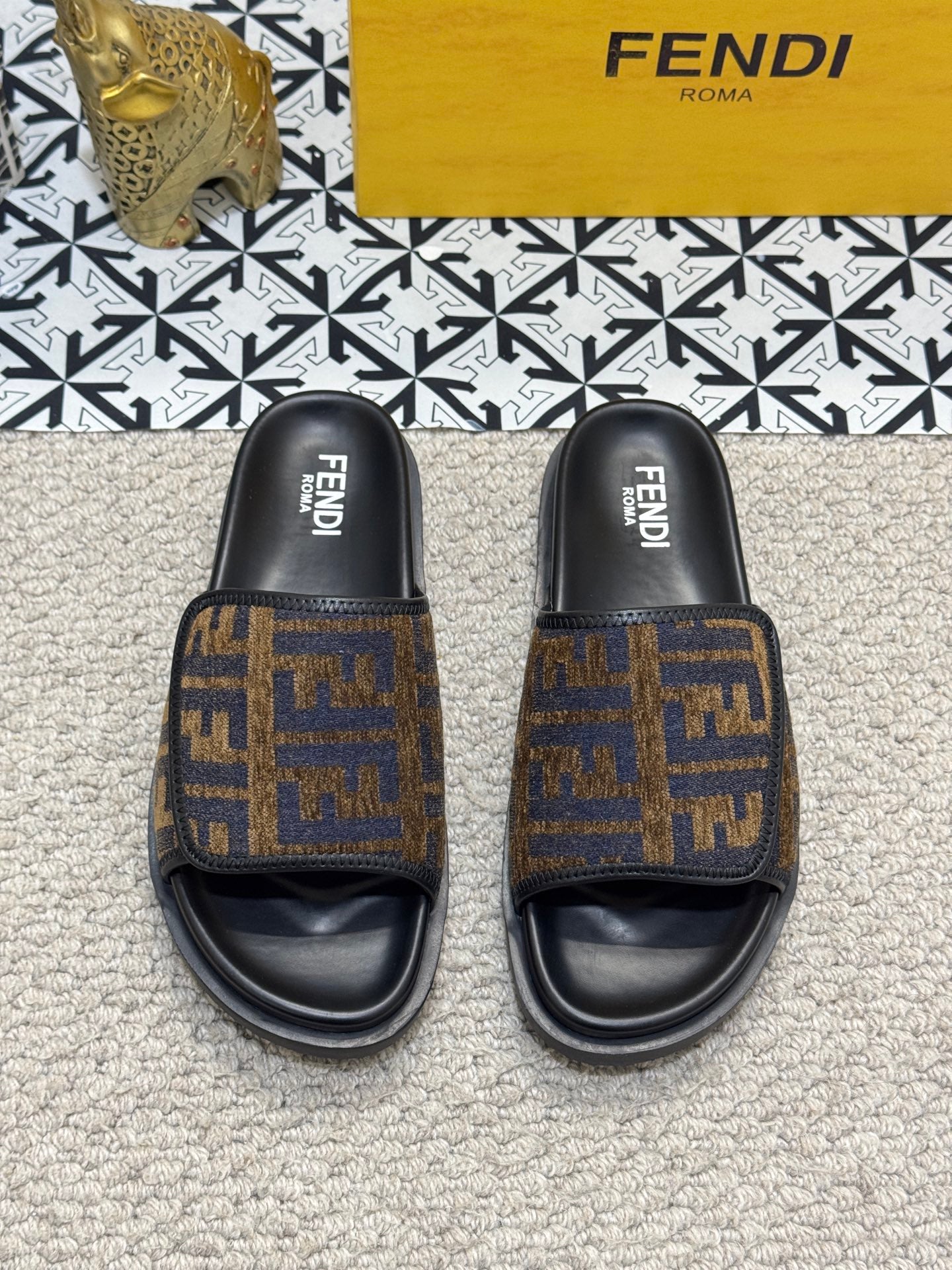 LuxluxHouse Best Quality Sandals Fendi