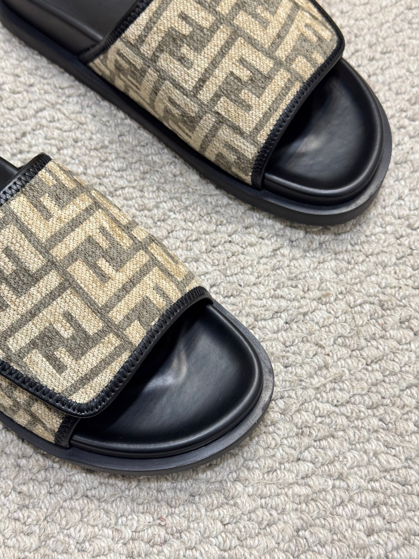 LuxluxHouse Best Quality Sandals Fendi