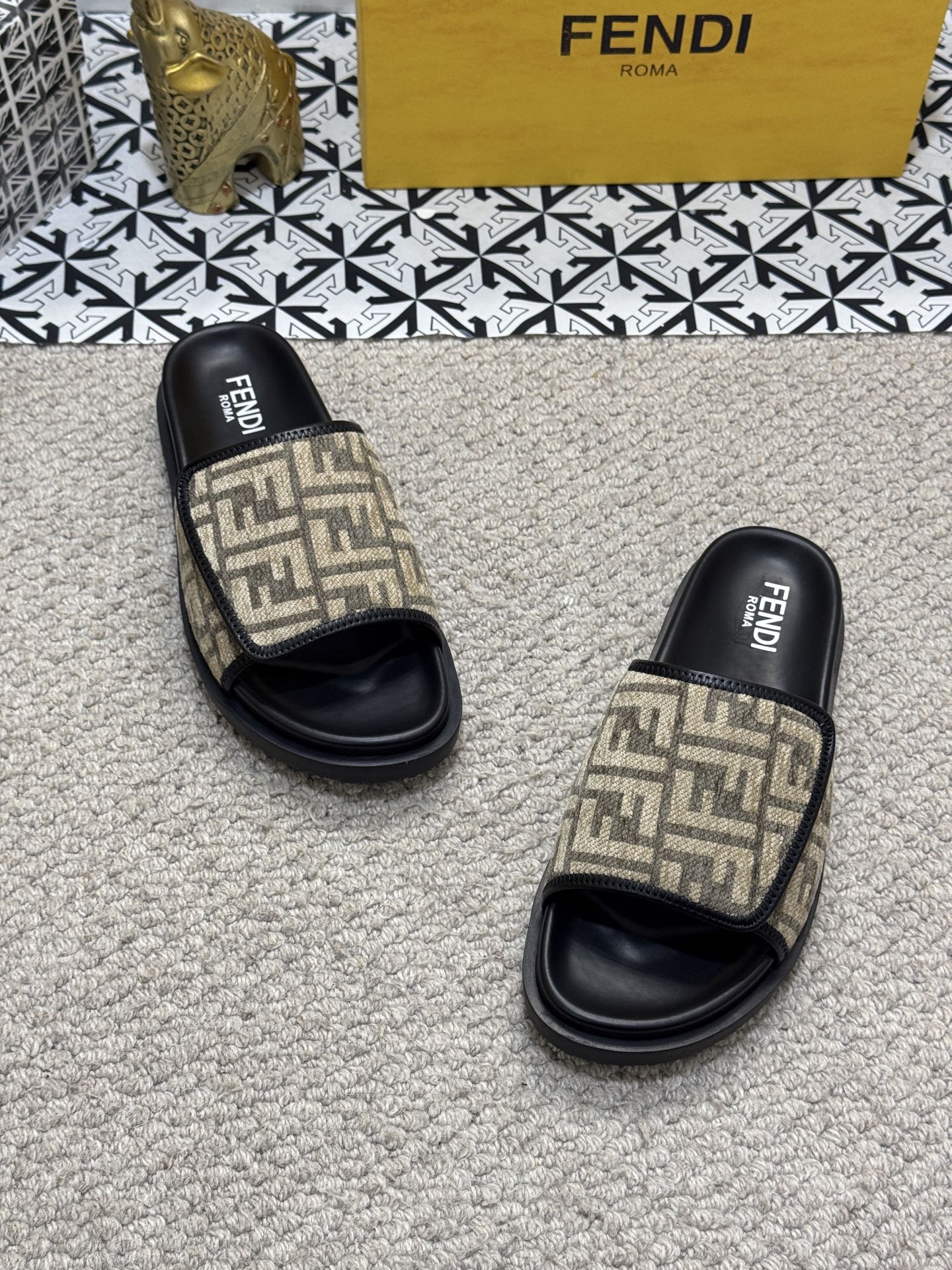 LuxluxHouse Best Quality Sandals Fendi