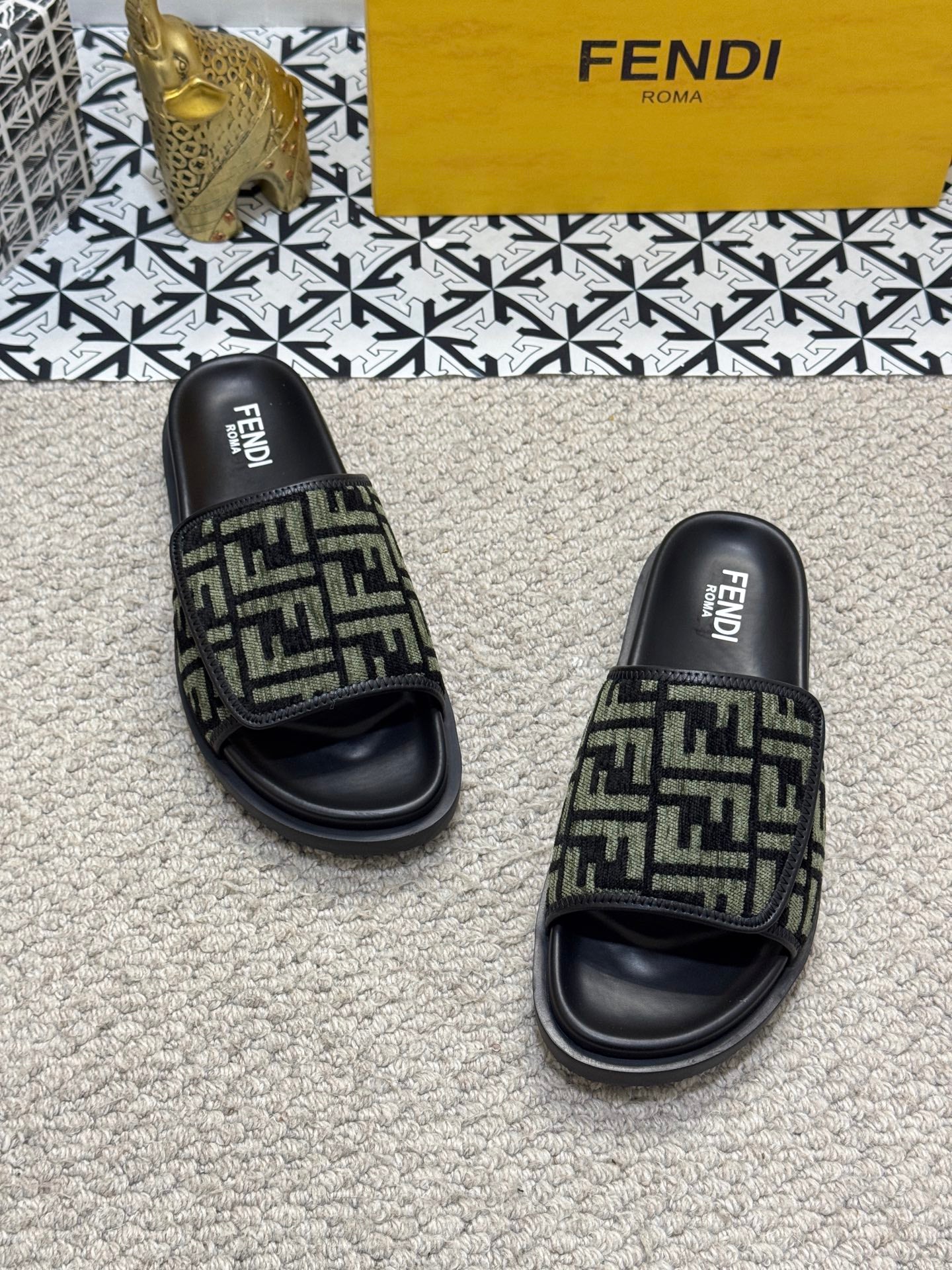 LuxluxHouse Best Quality Sandals Fendi