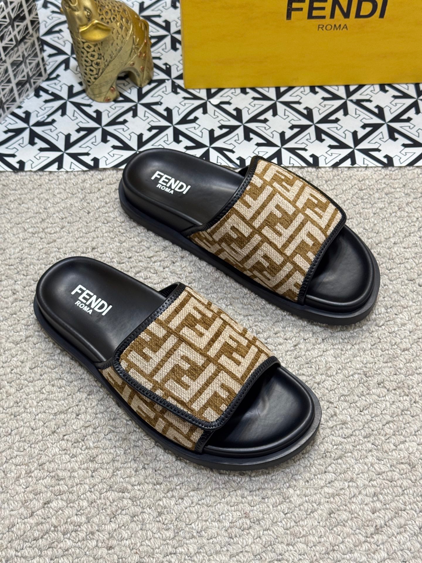 LuxluxHouse Best Quality Sandals Fendi