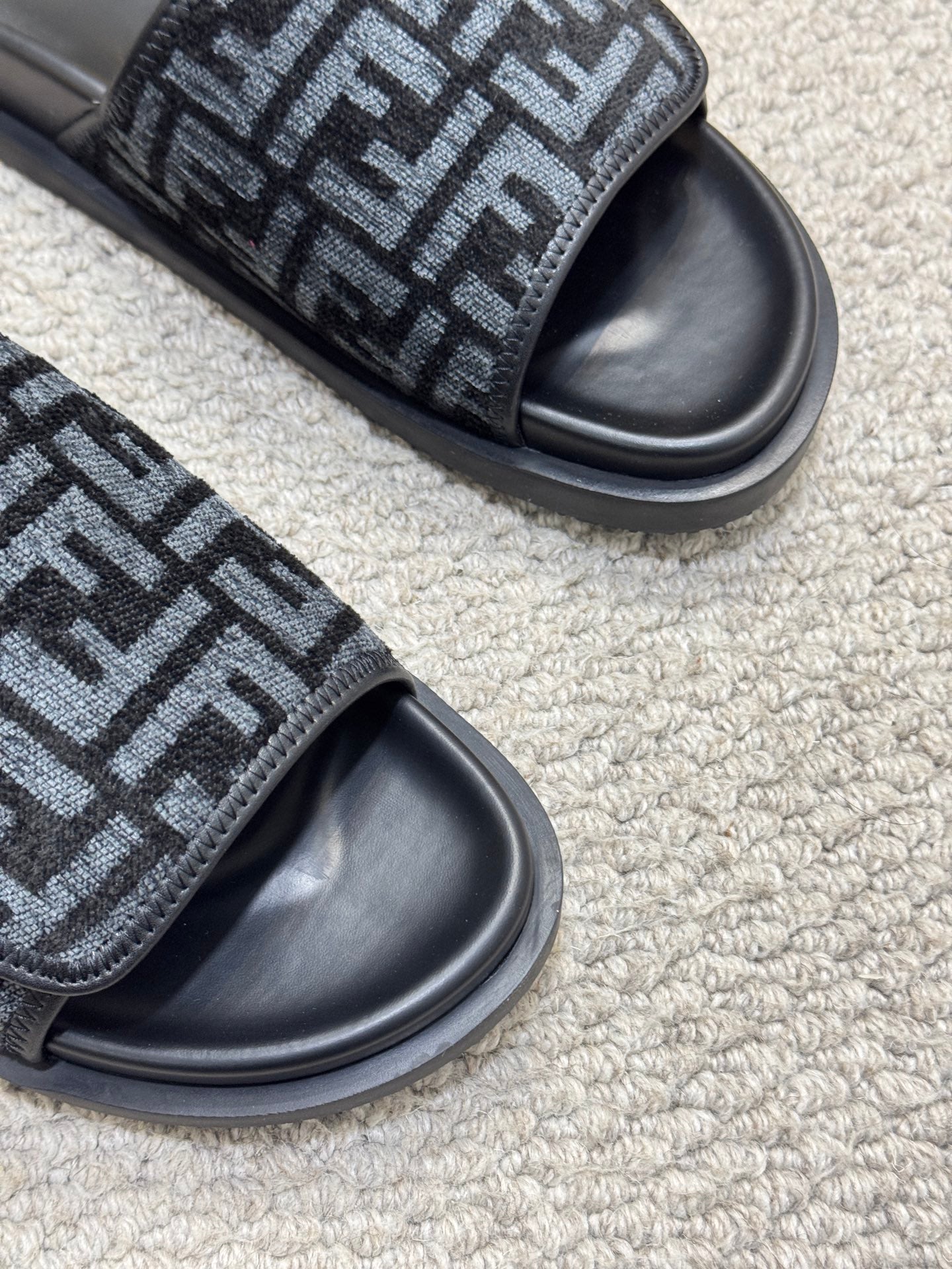 LuxluxHouse Best Quality Sandals Fendi