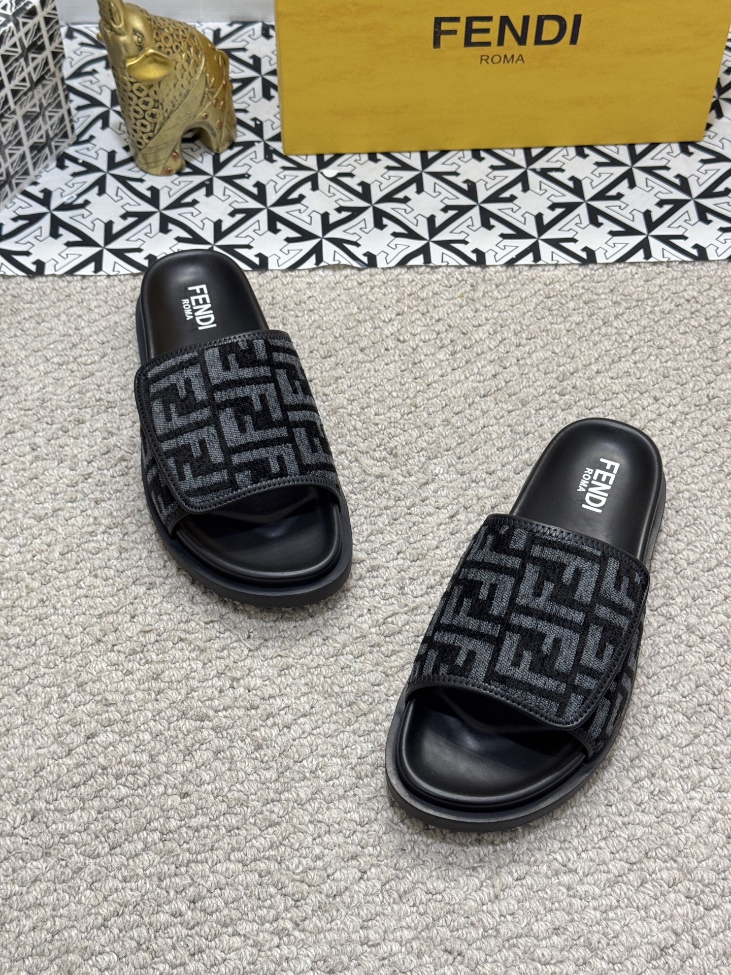 LuxluxHouse Best Quality Sandals Fendi