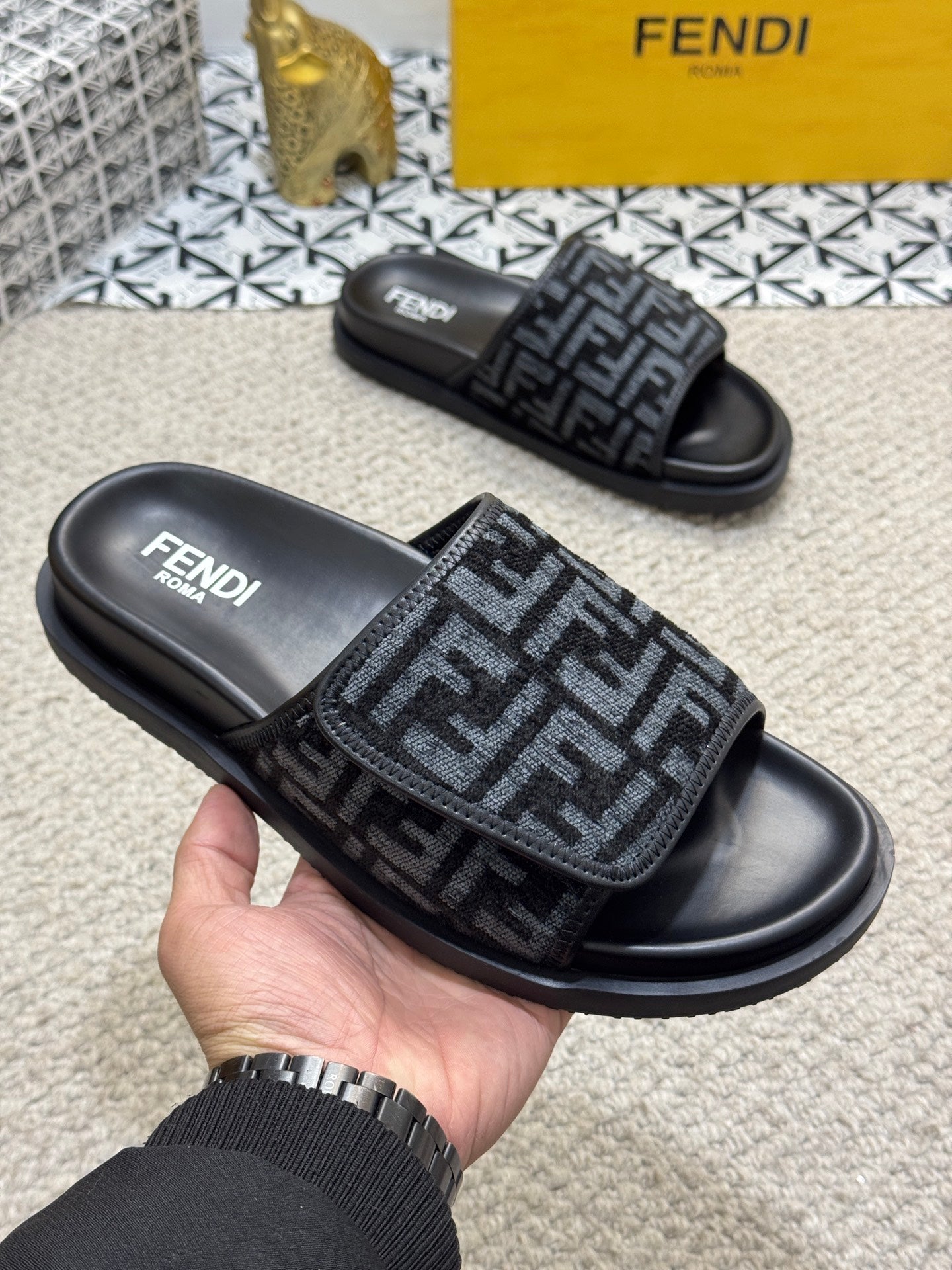 LuxluxHouse Best Quality Sandals Fendi