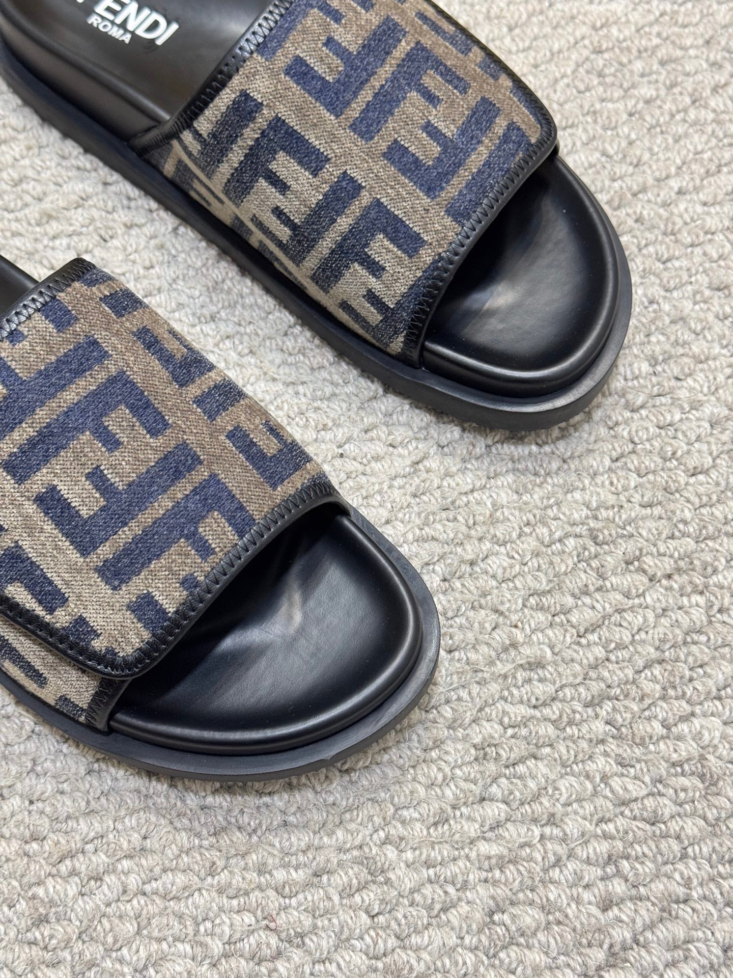 LuxluxHouse Best Quality Sandals Fendi