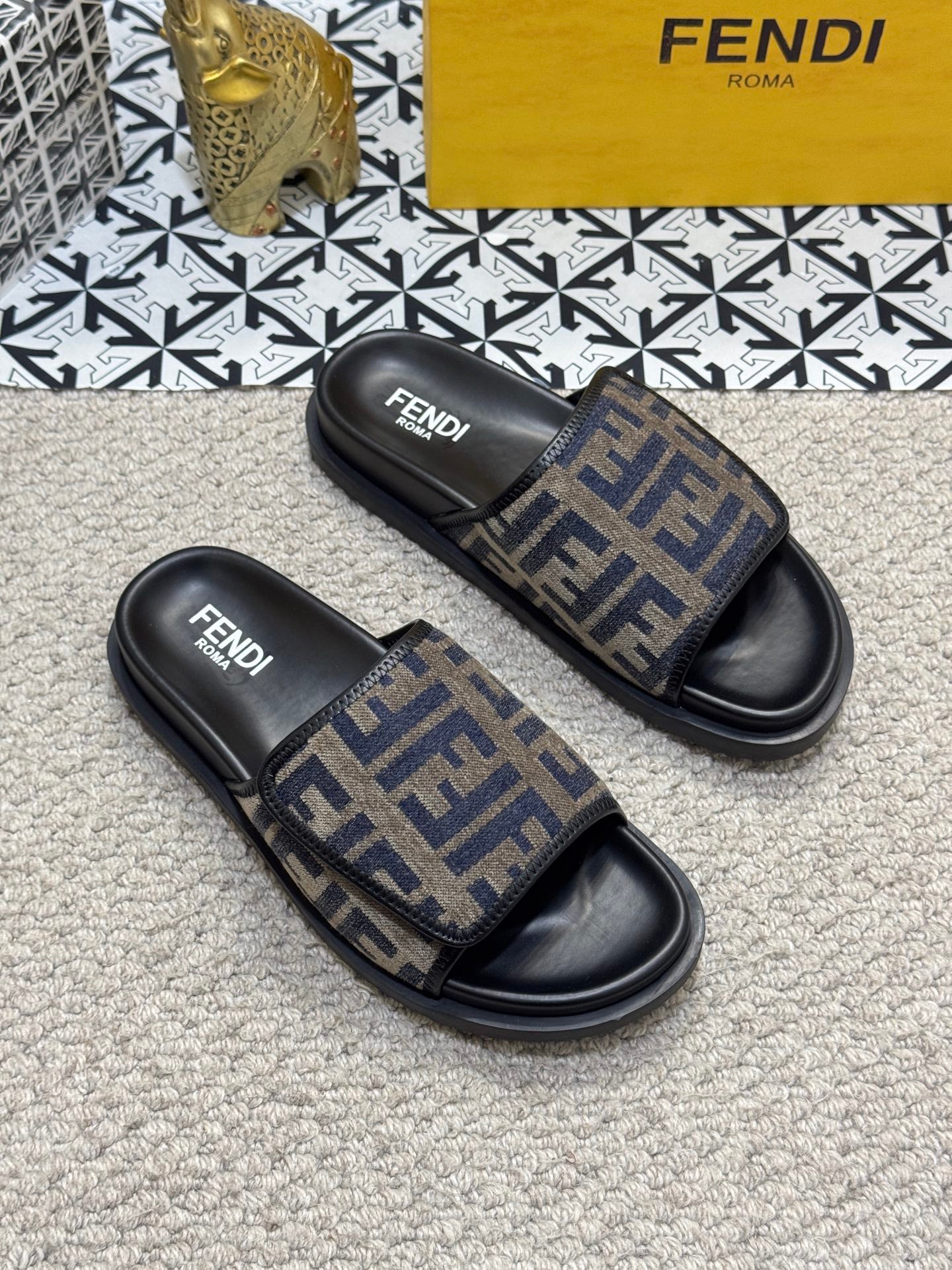 LuxluxHouse Best Quality Sandals Fendi