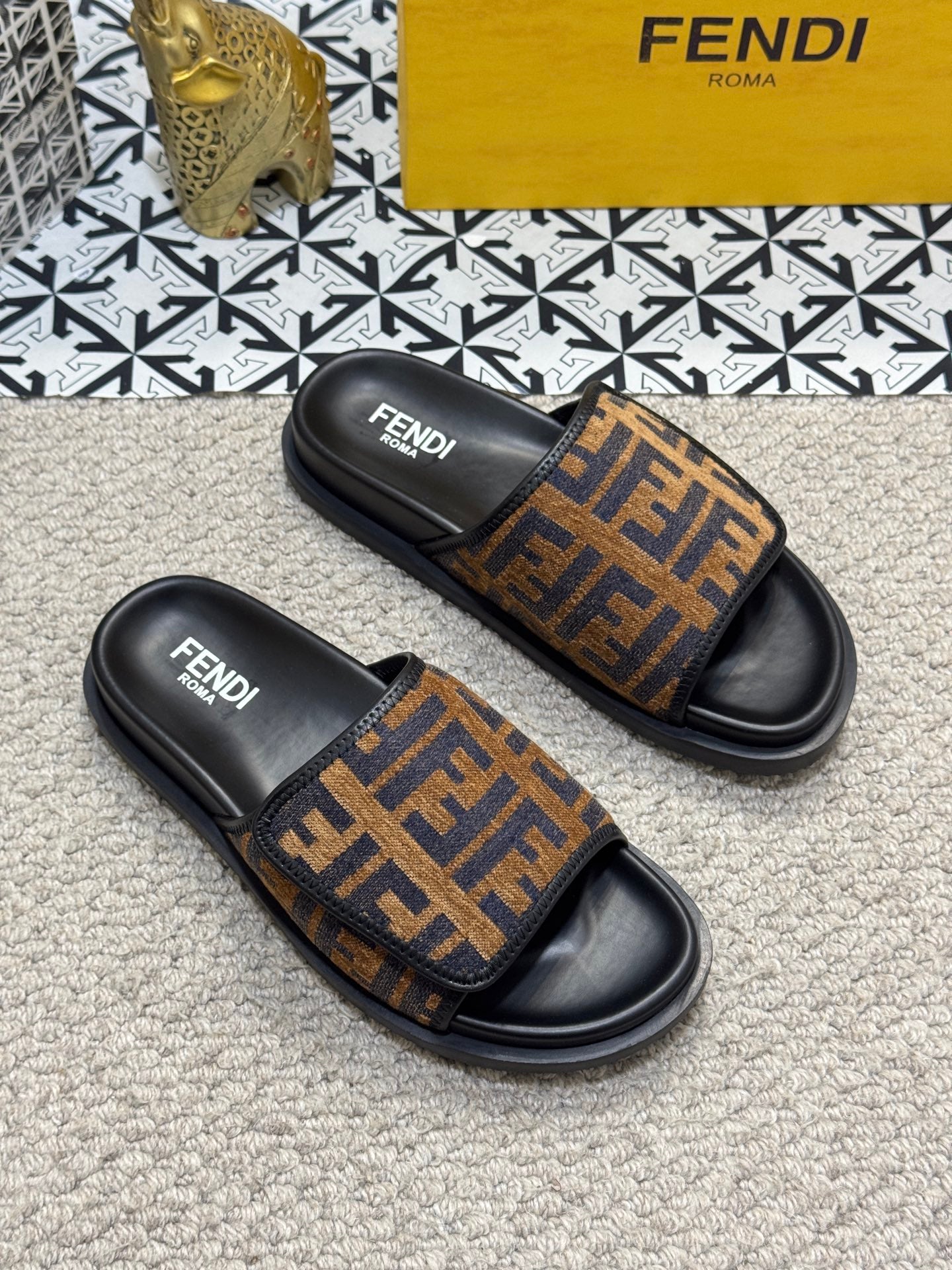 LuxluxHouse Best Quality Sandals Fendi