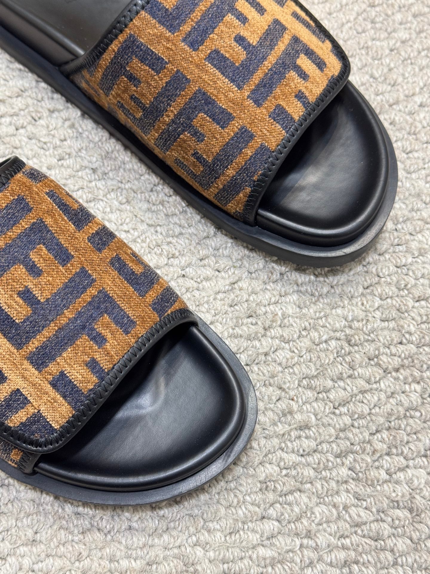 LuxluxHouse Best Quality Sandals Fendi