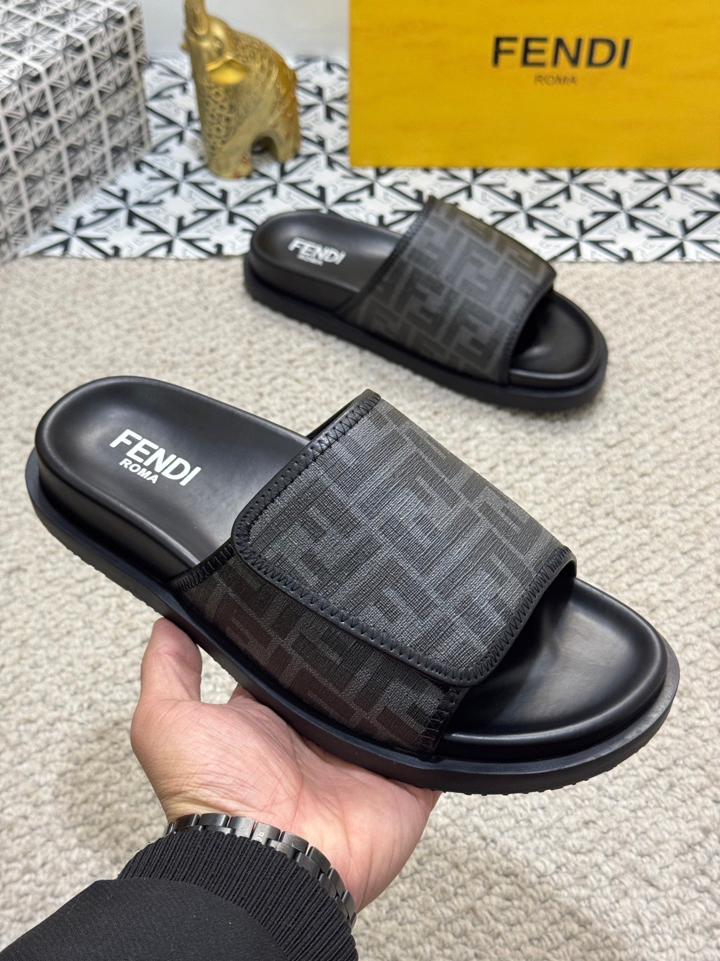 LuxluxHouse Best Quality Sandals Fendi
