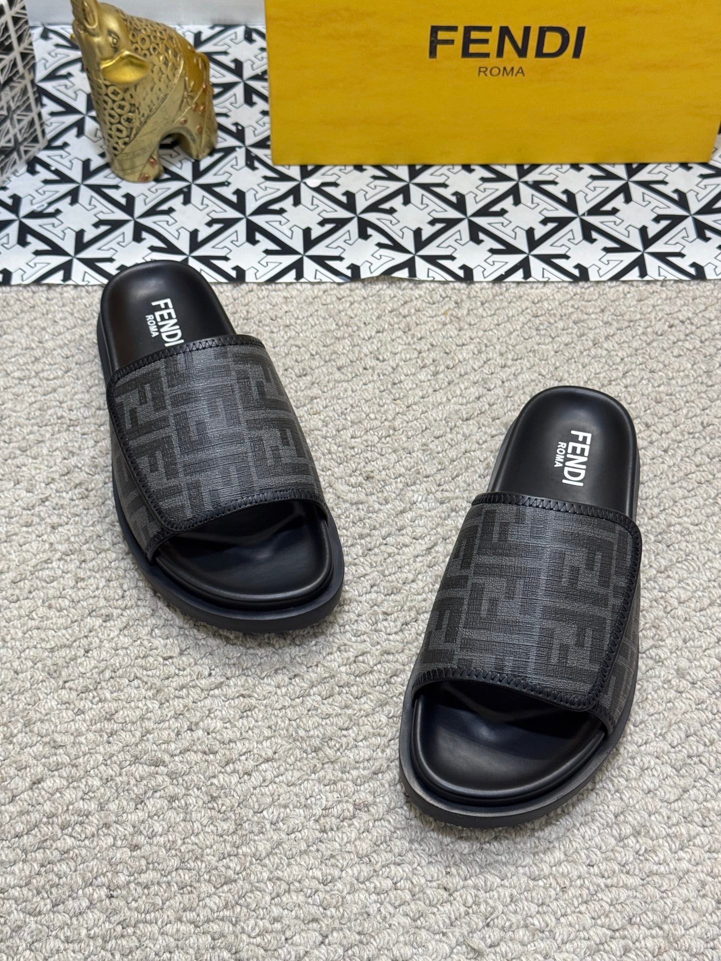 LuxluxHouse Best Quality Sandals Fendi