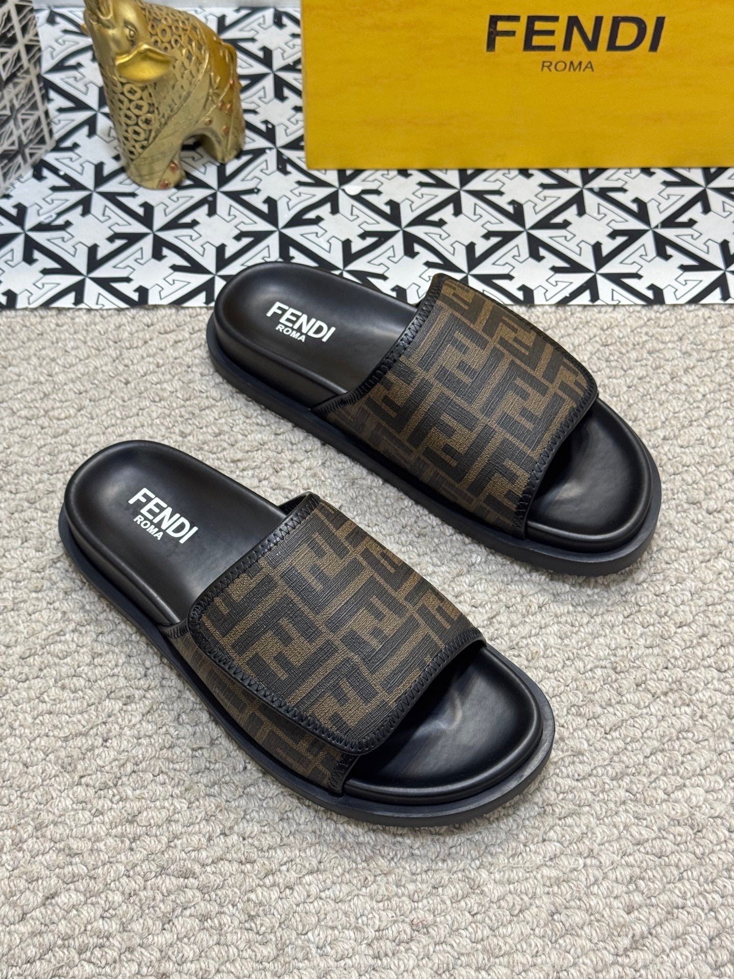 LuxluxHouse Best Quality Sandals Fendi