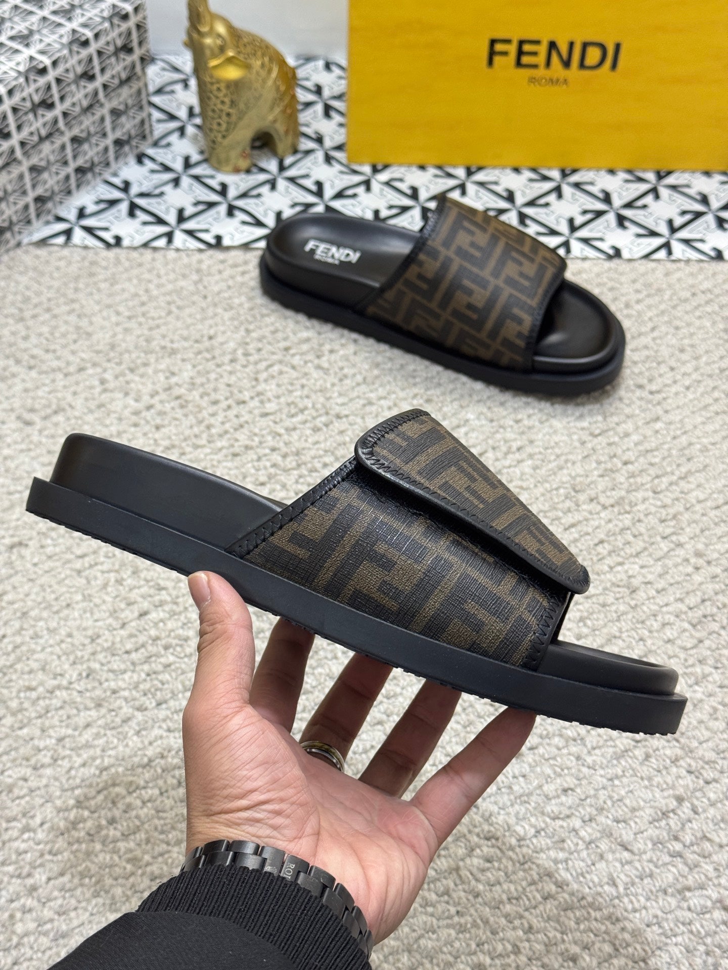 LuxluxHouse Best Quality Sandals Fendi