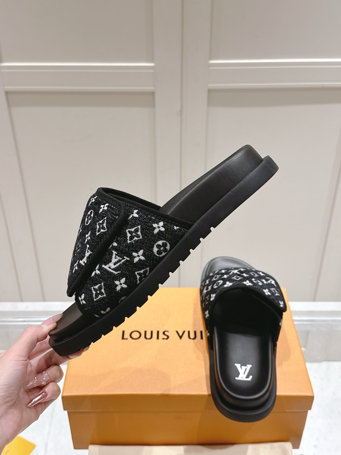 LuxluxHouse Best Quality Women Shoes Hermes