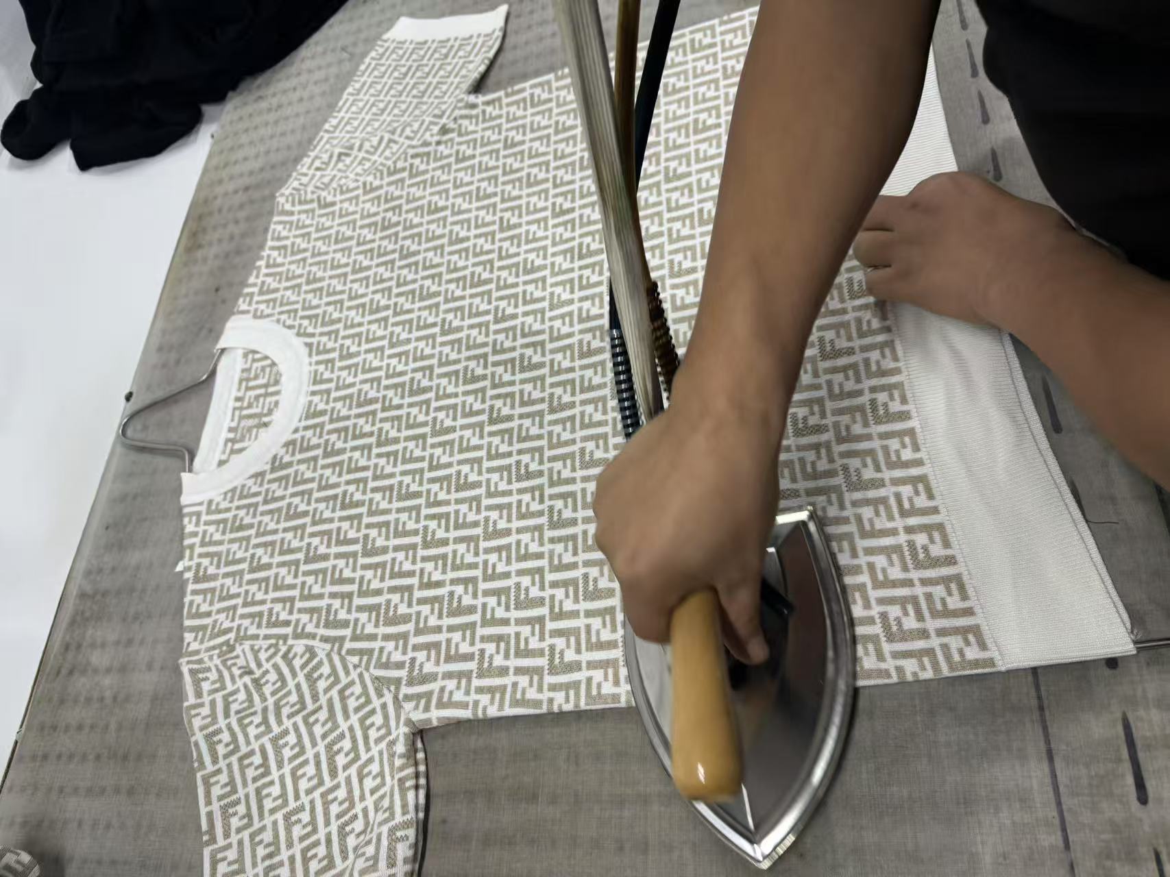 LuxluxHouse Best Quality Clothes Fendi T-shirt