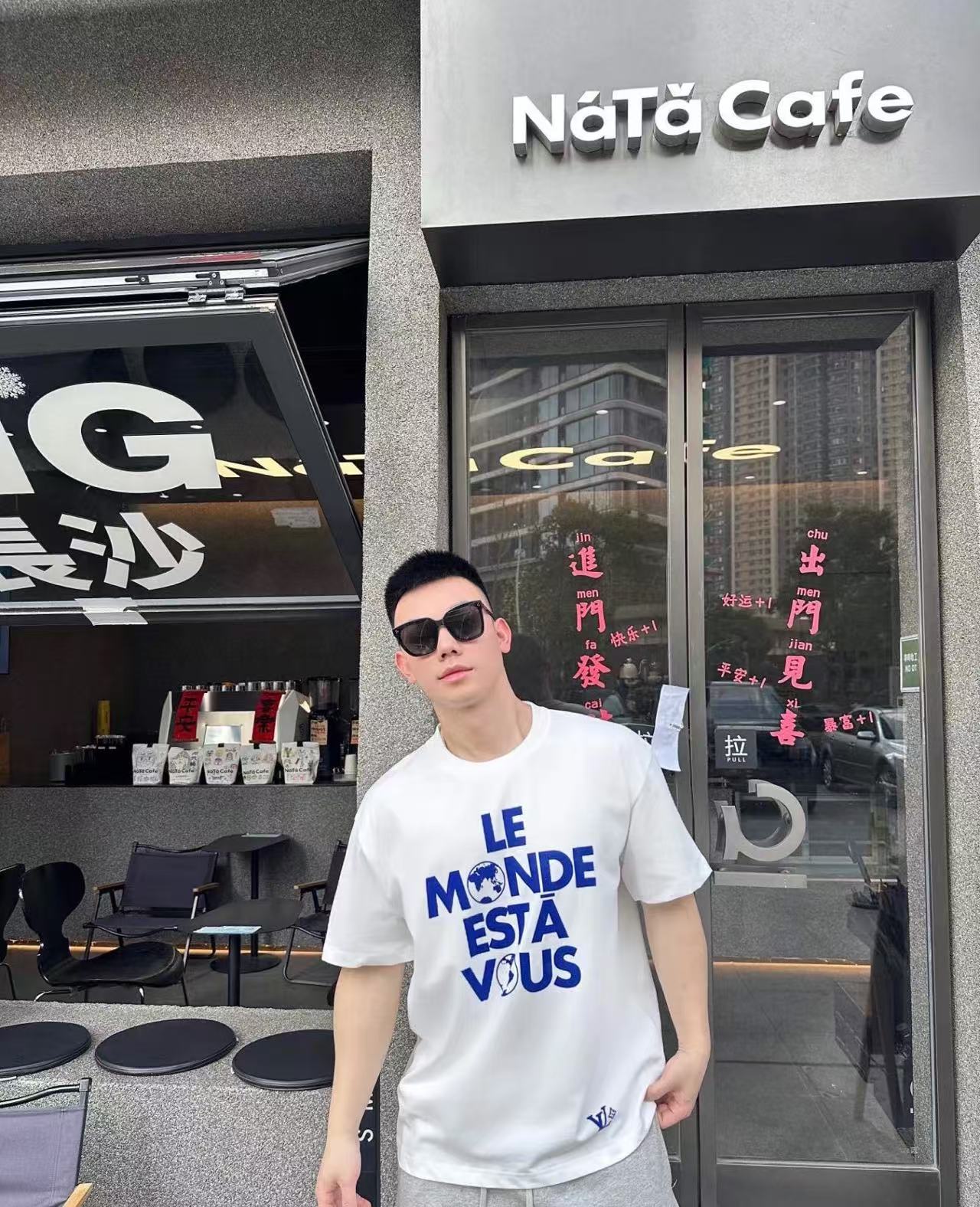 LuxluxHouse Best Quality Clothes T-shirt Louis Vuitton