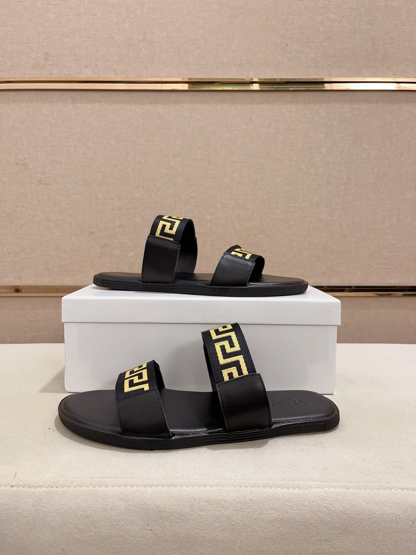LuxluxHouse Best Quality Sandals Versace