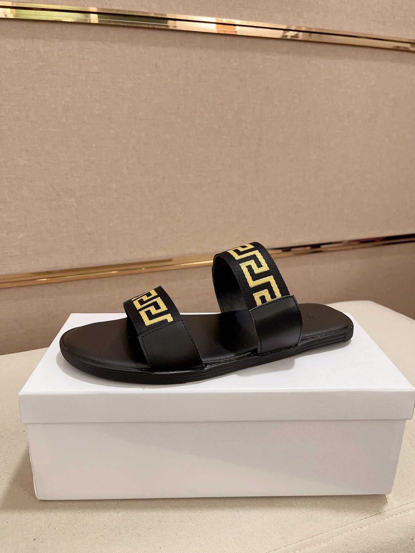 LuxluxHouse Best Quality Sandals Versace