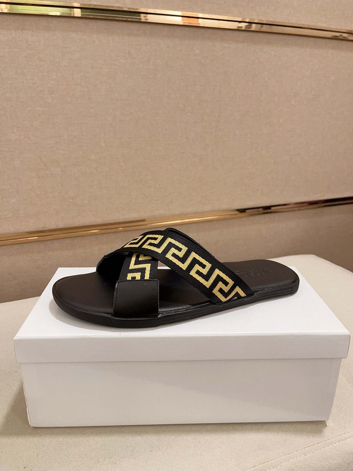 LuxluxHouse Best Quality Sandals Versace