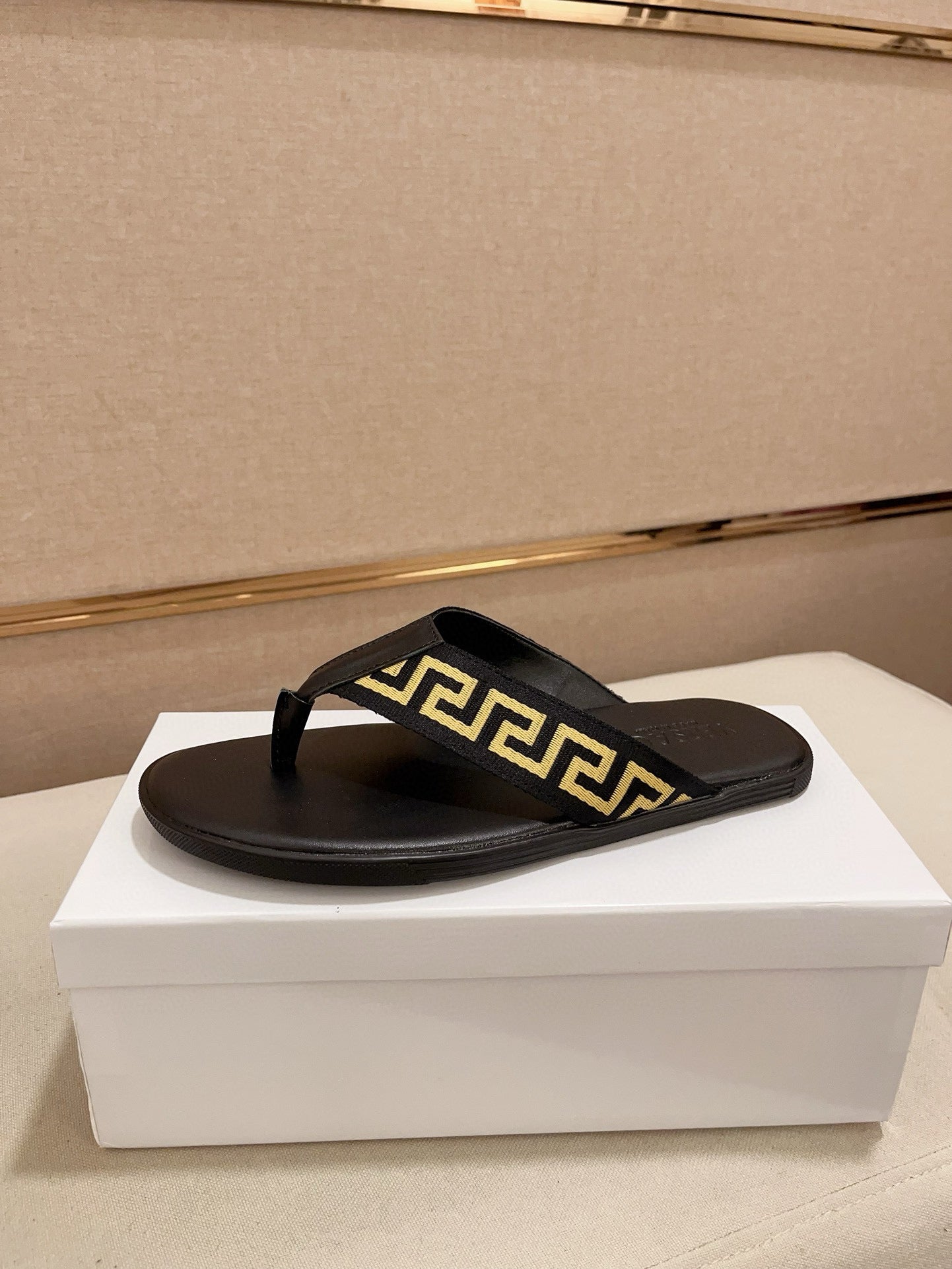 LuxluxHouse Best Quality Sandals Versace