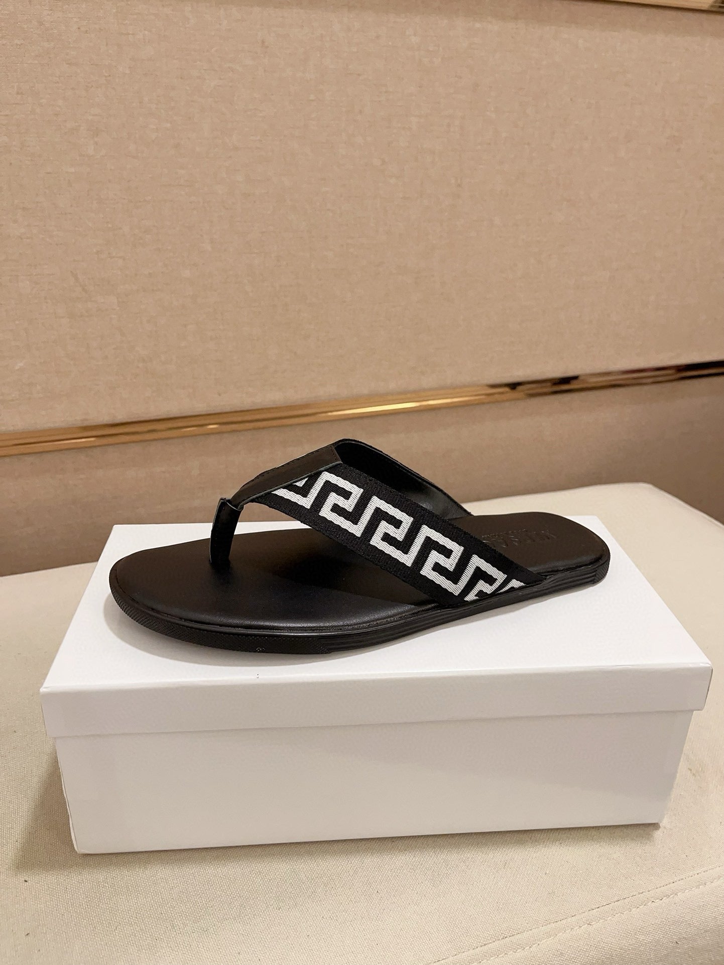 LuxluxHouse Best Quality Sandals Versace