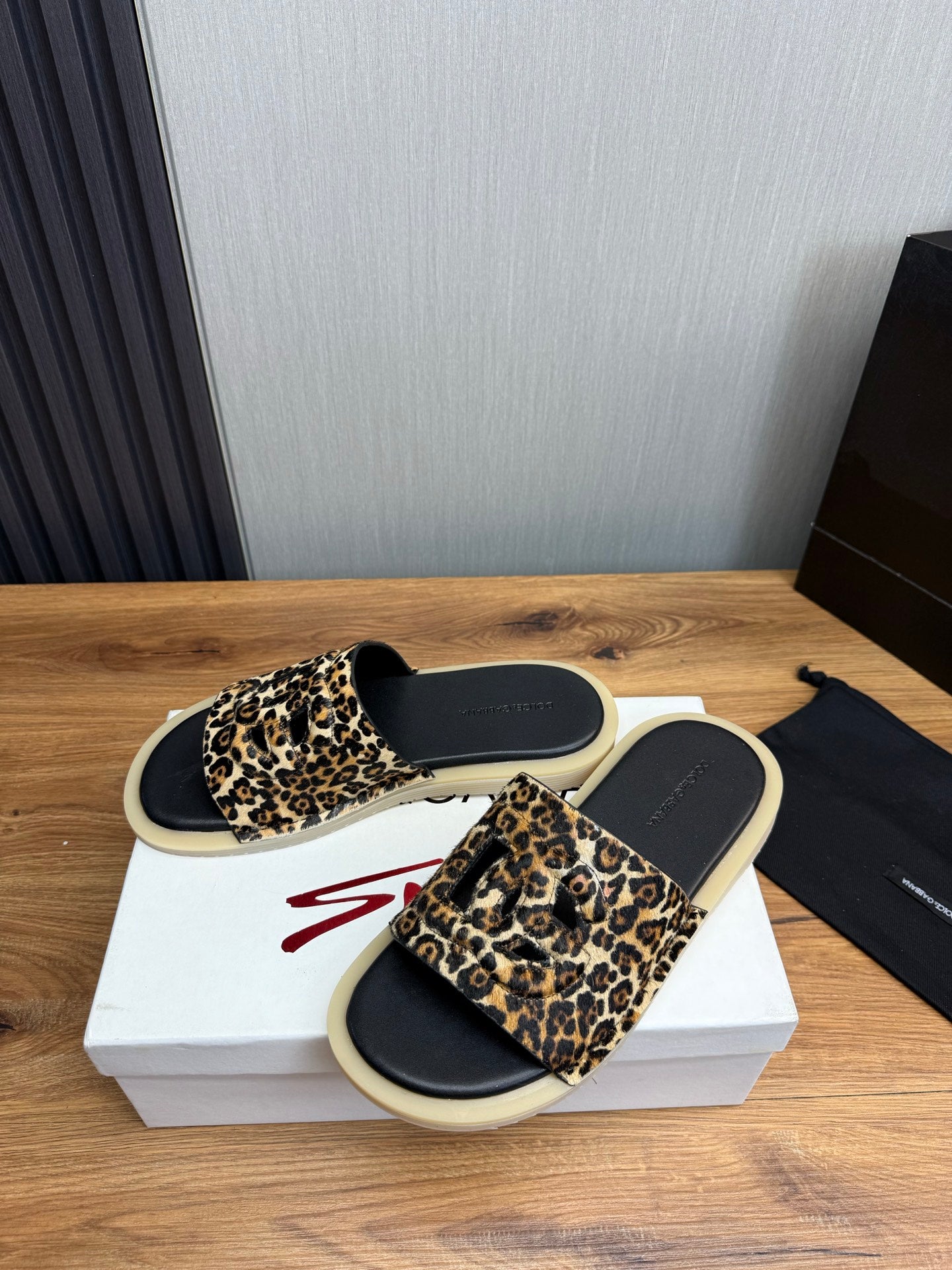 LuxluxHouse Best Quality Sandals Dolce & Gabbana