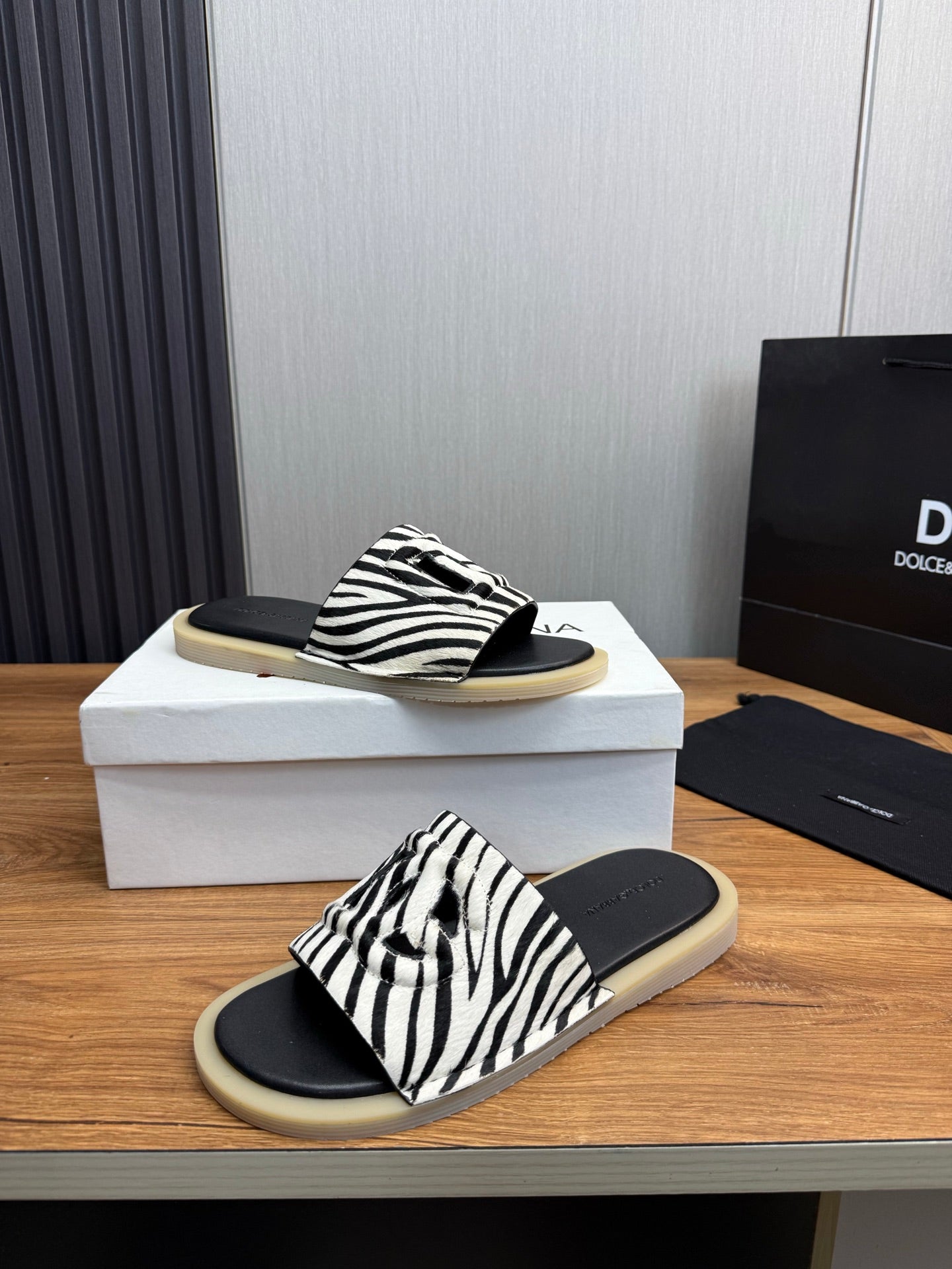 LuxluxHouse Best Quality Sandals Dolce & Gabbana