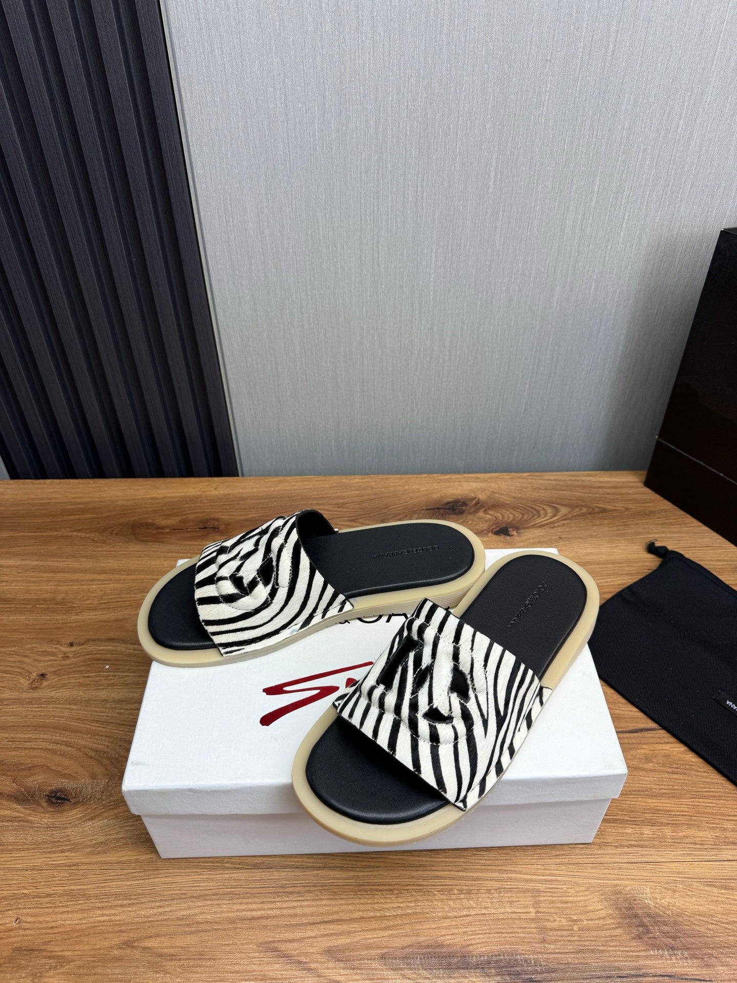 LuxluxHouse Best Quality Sandals Dolce & Gabbana