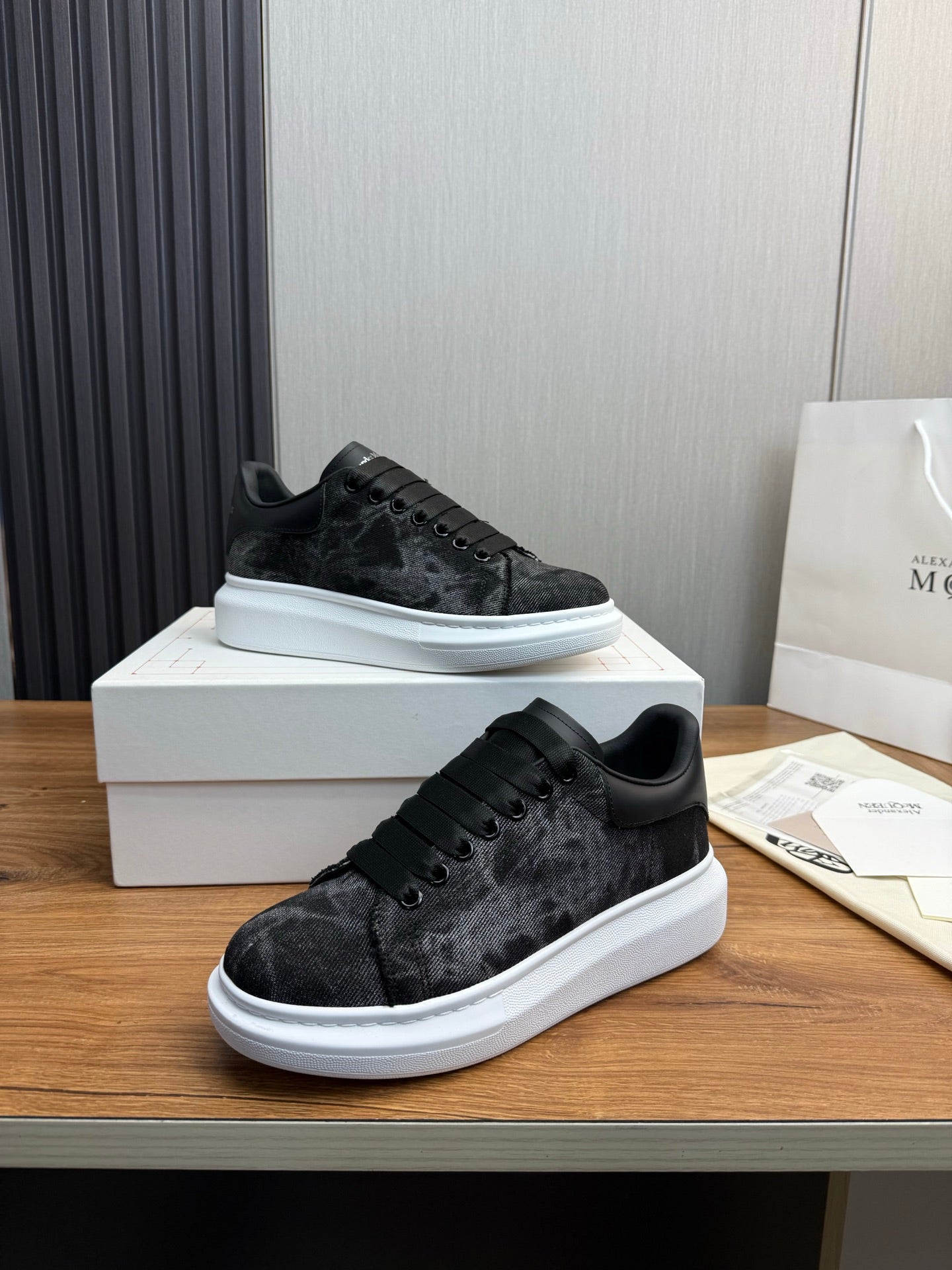 LuxluxHouse Best Quality Shoes Alexander McQueen