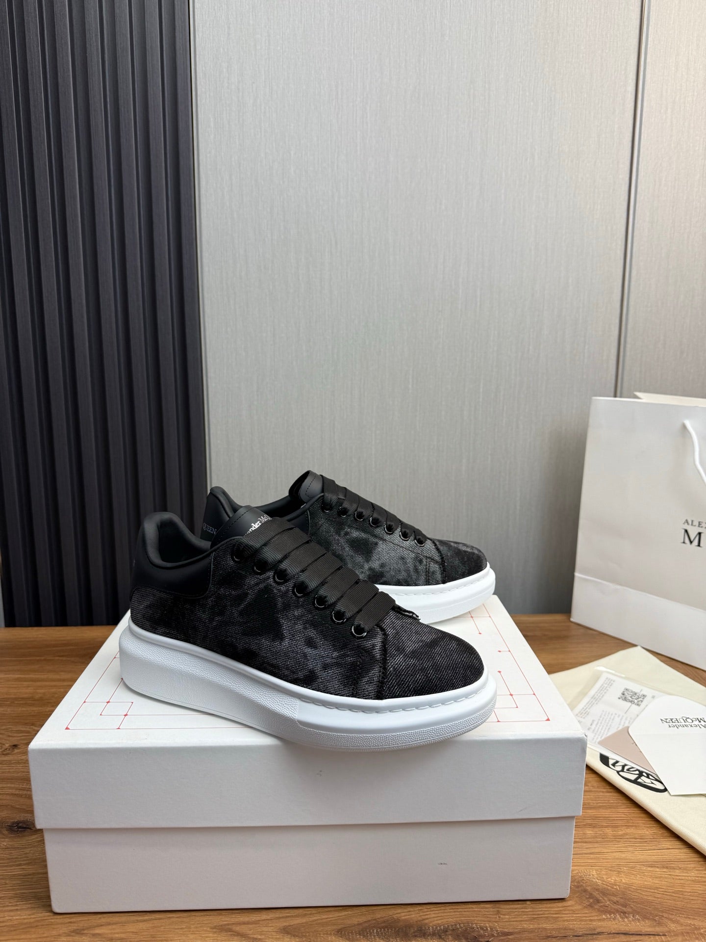 LuxluxHouse Best Quality Shoes Alexander McQueen