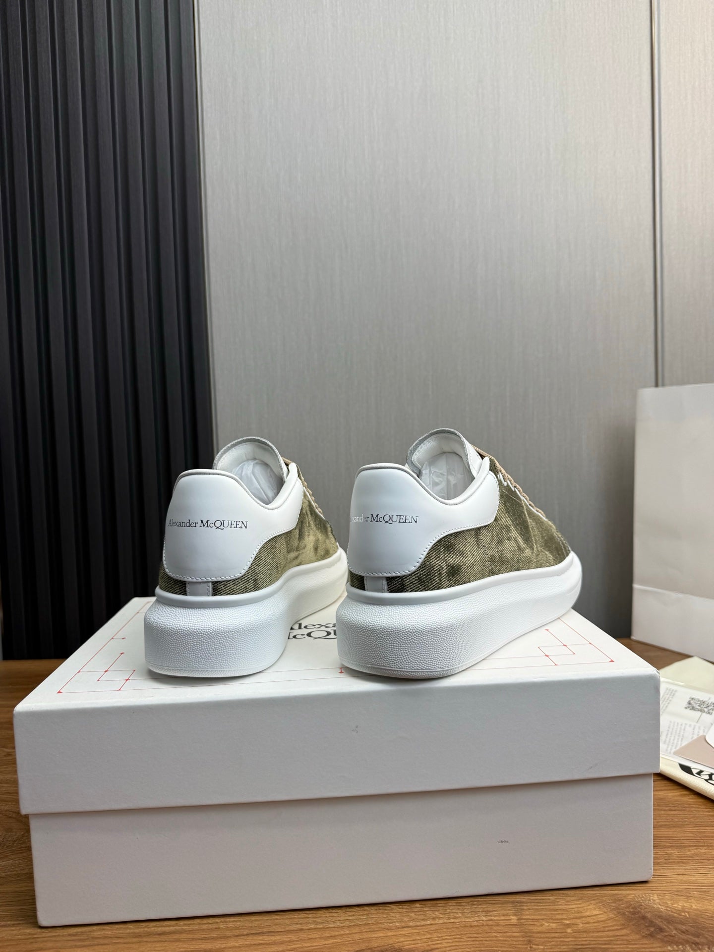 LuxluxHouse Best Quality Shoes Alexander McQueen