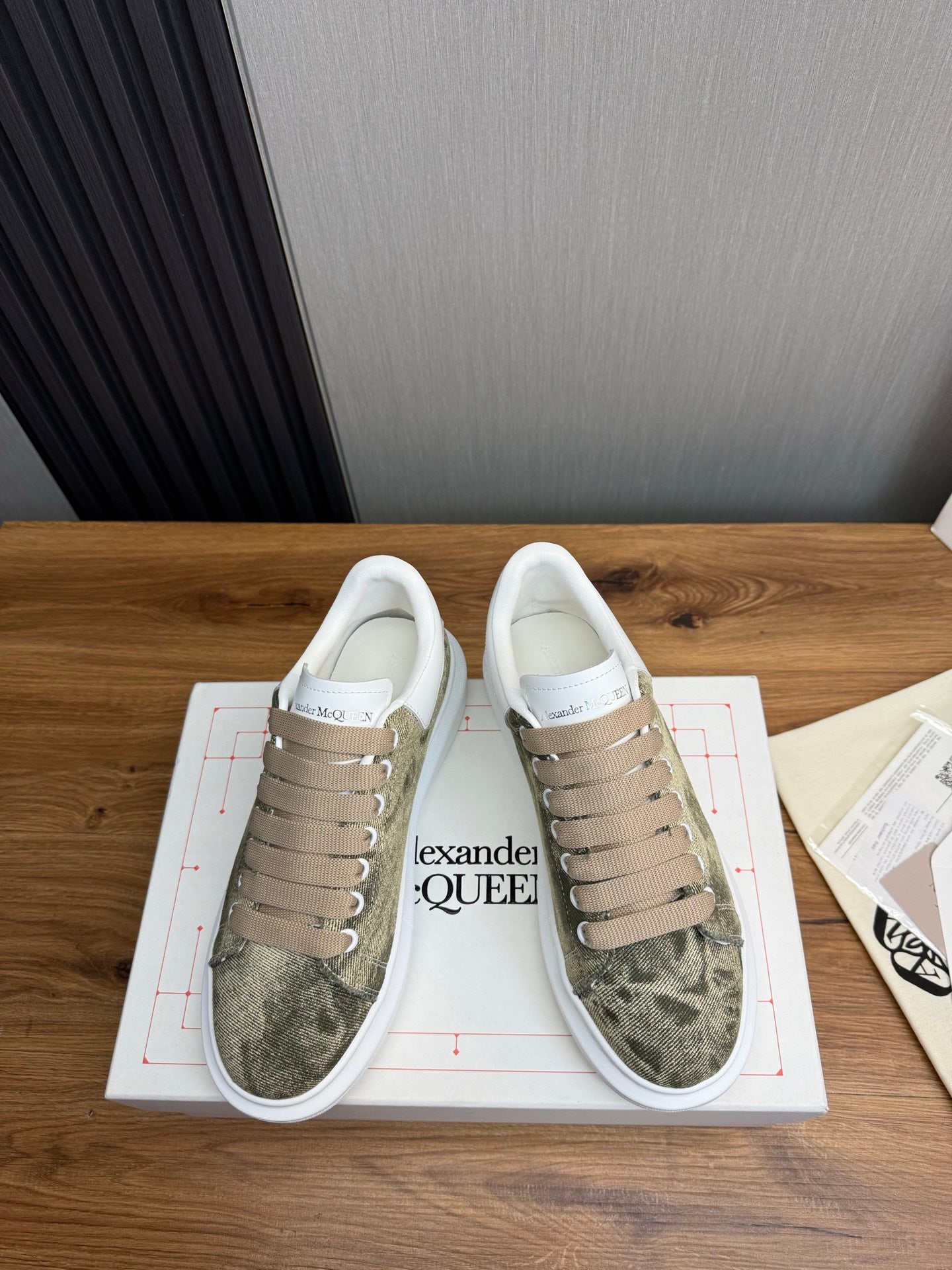 LuxluxHouse Best Quality Shoes Alexander McQueen