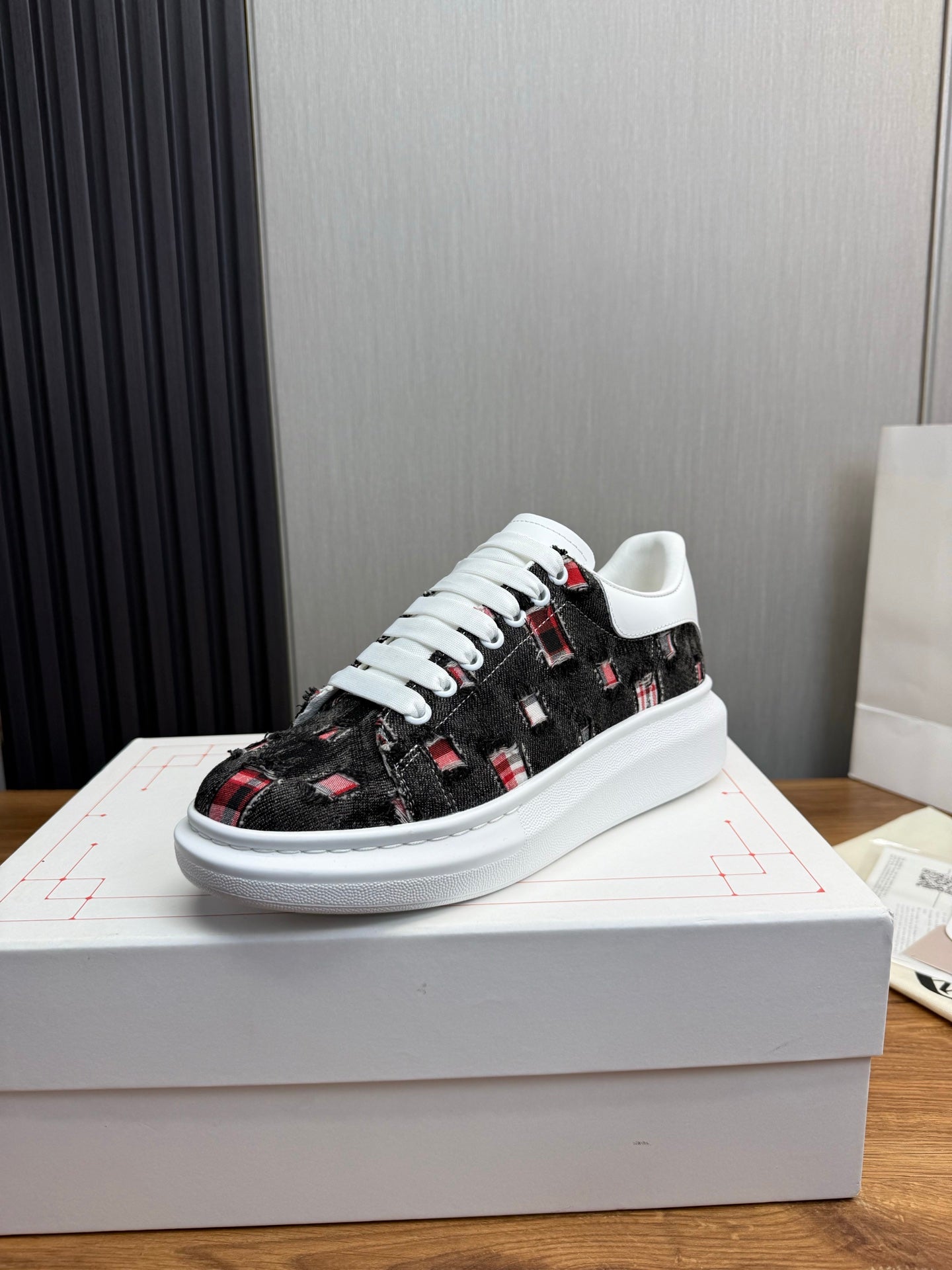 LuxluxHouse Best Quality Shoes Alexander McQueen