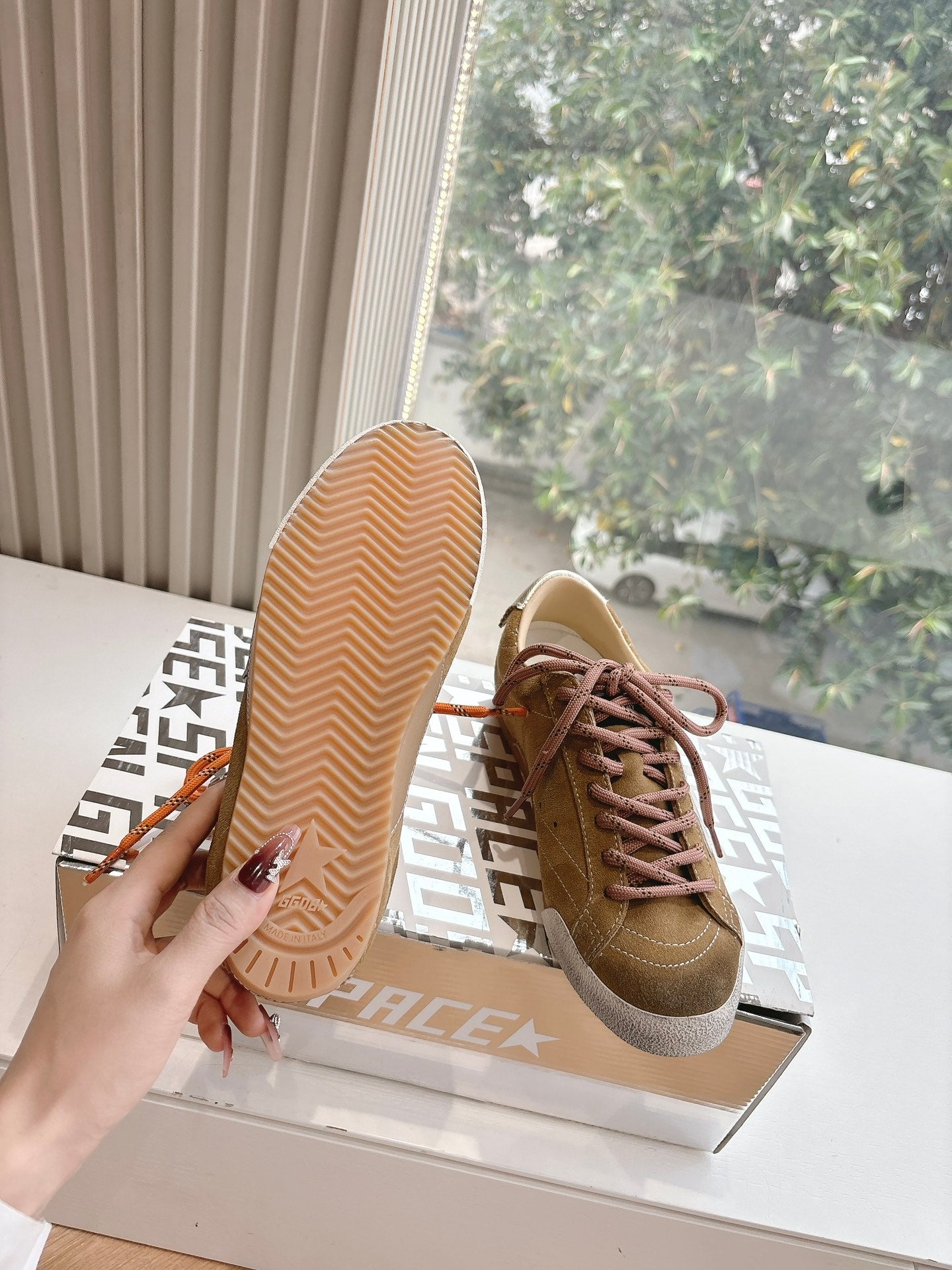 LuxluxHouse Best Quality Shoes Golden Goose