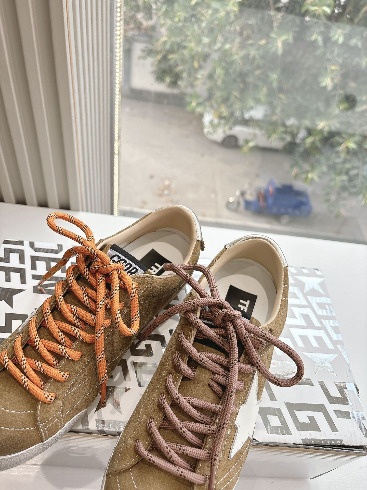 LuxluxHouse Best Quality Shoes Golden Goose
