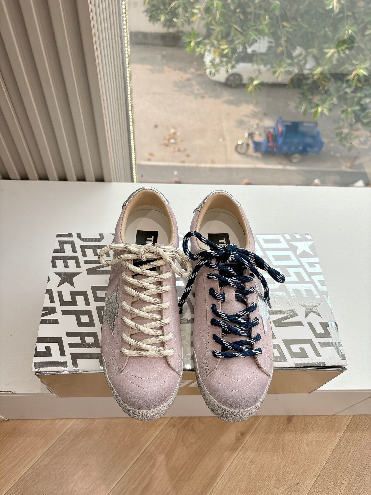 LuxluxHouse Best Quality Shoes Golden Goose