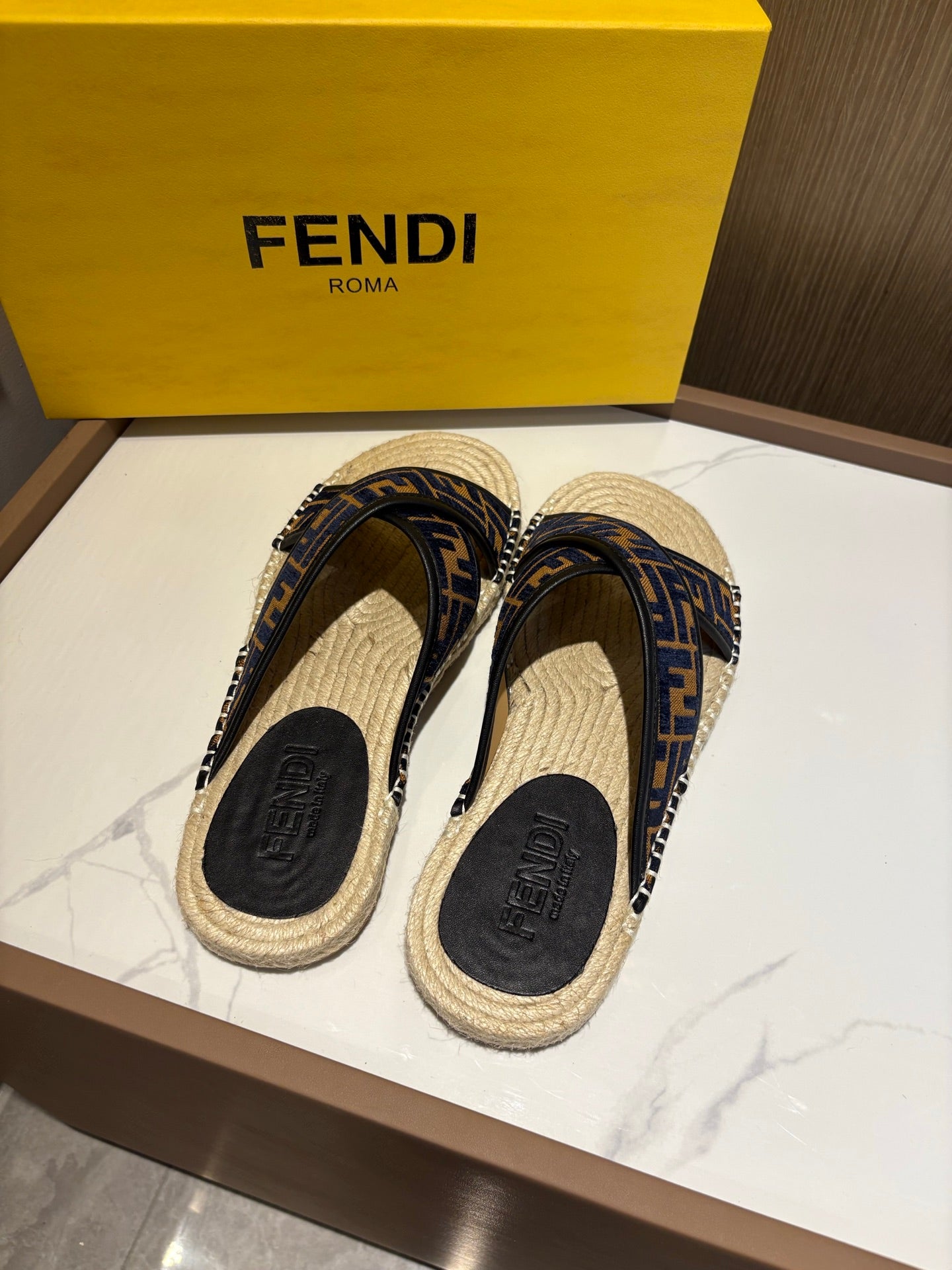 LuxluxHouse Best Quality Sandals Fendi