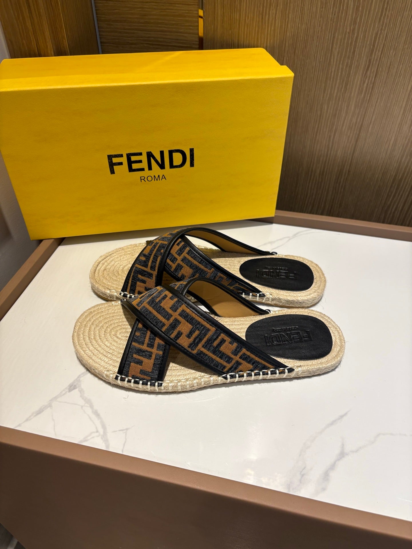 LuxluxHouse Best Quality Sandals Fendi