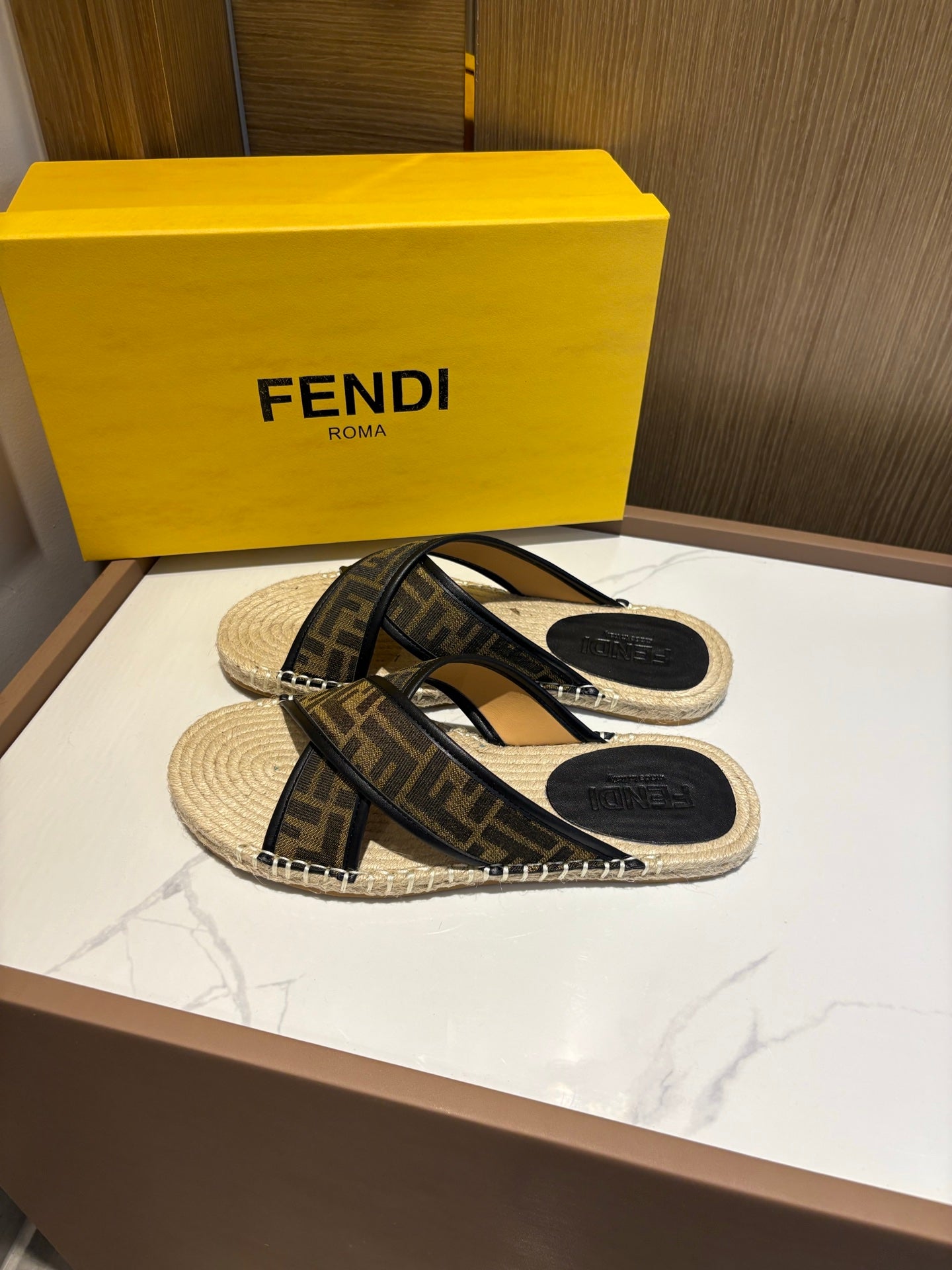 LuxluxHouse Best Quality Sandals Fendi
