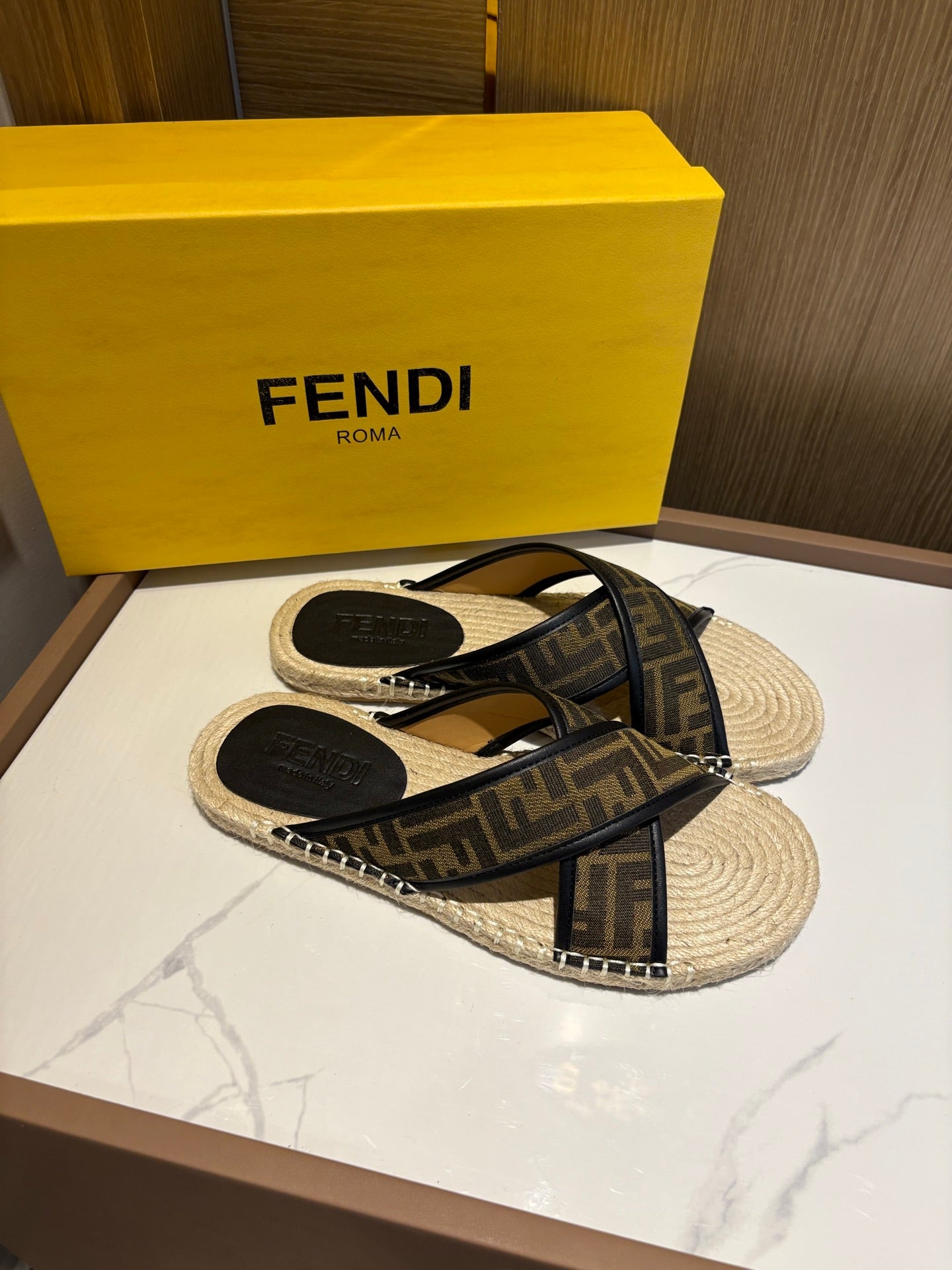 LuxluxHouse Best Quality Sandals Fendi