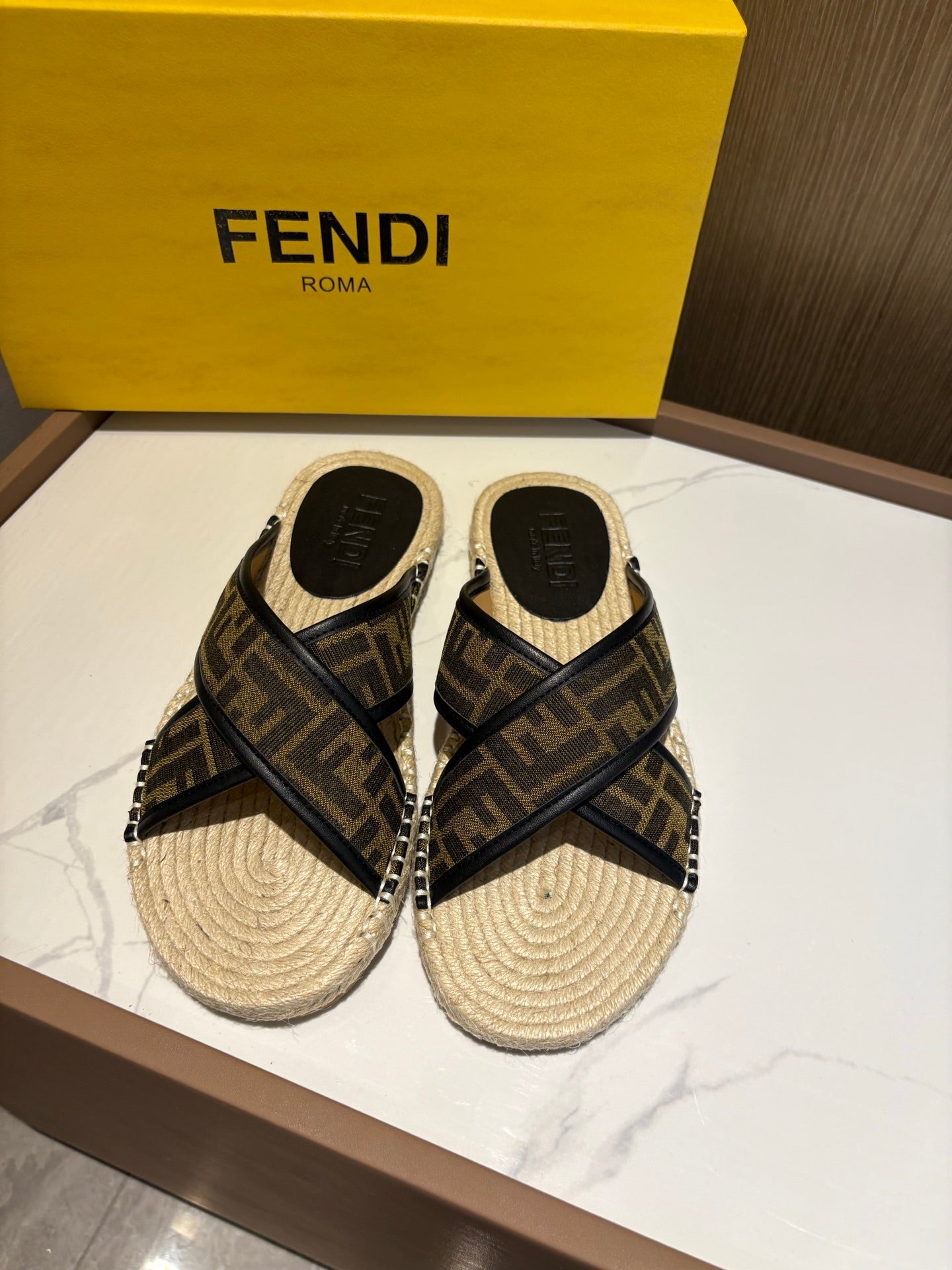 LuxluxHouse Best Quality Sandals Fendi