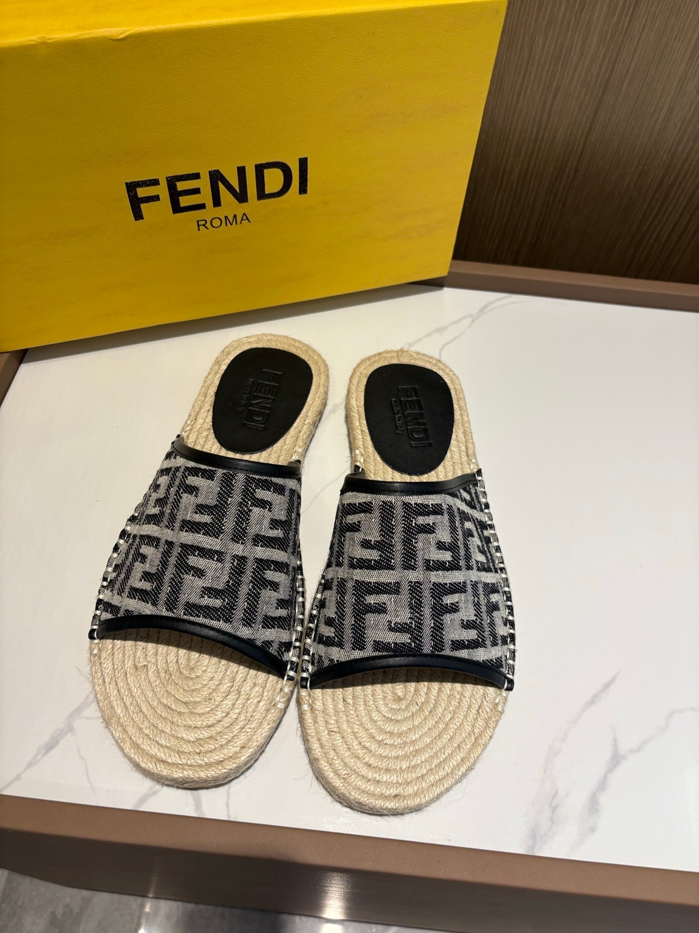 LuxluxHouse Best Quality Sandals Fendi