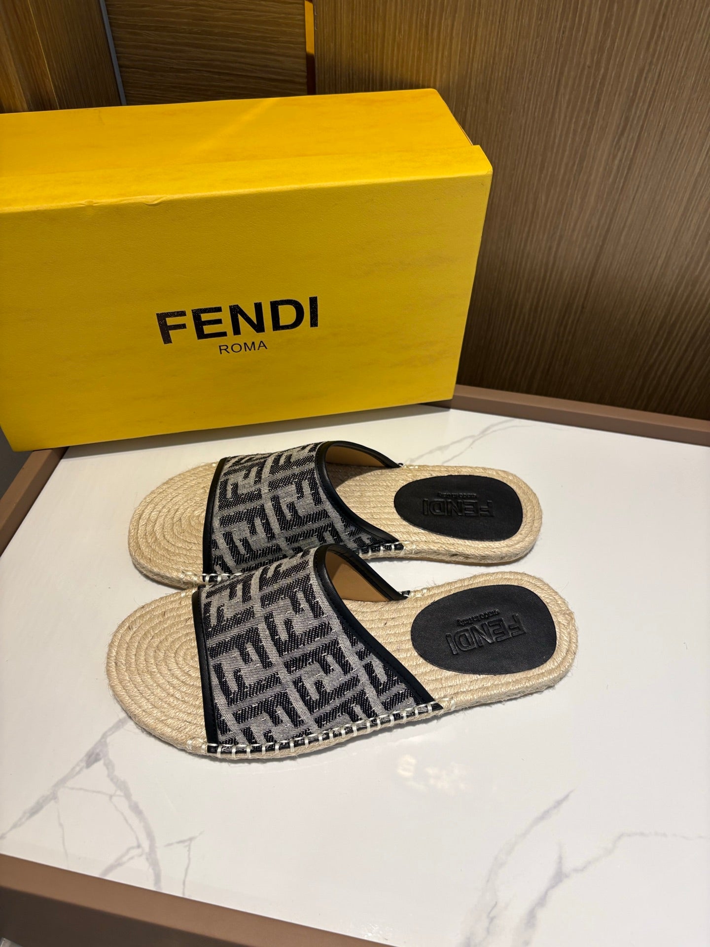 LuxluxHouse Best Quality Sandals Fendi