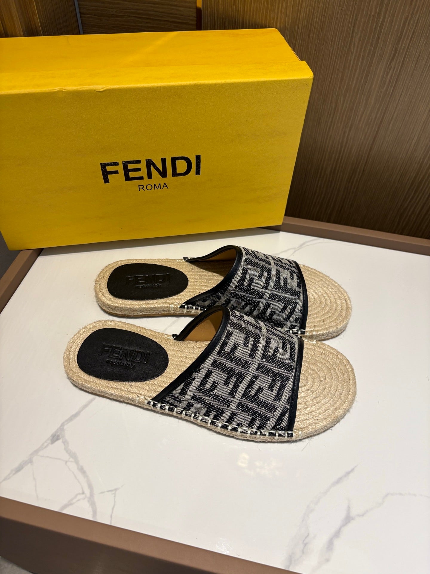 LuxluxHouse Best Quality Sandals Fendi