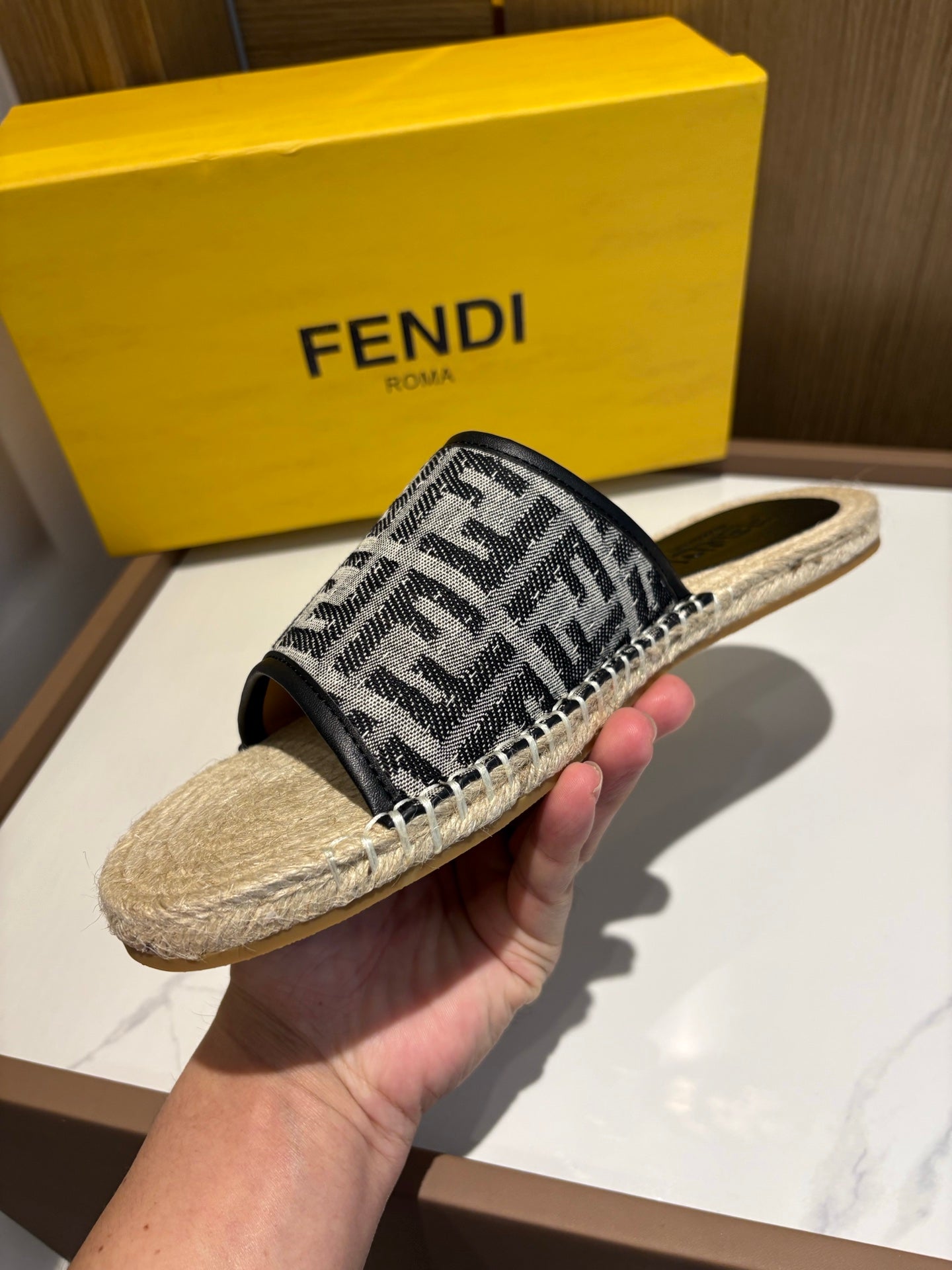 LuxluxHouse Best Quality Sandals Fendi