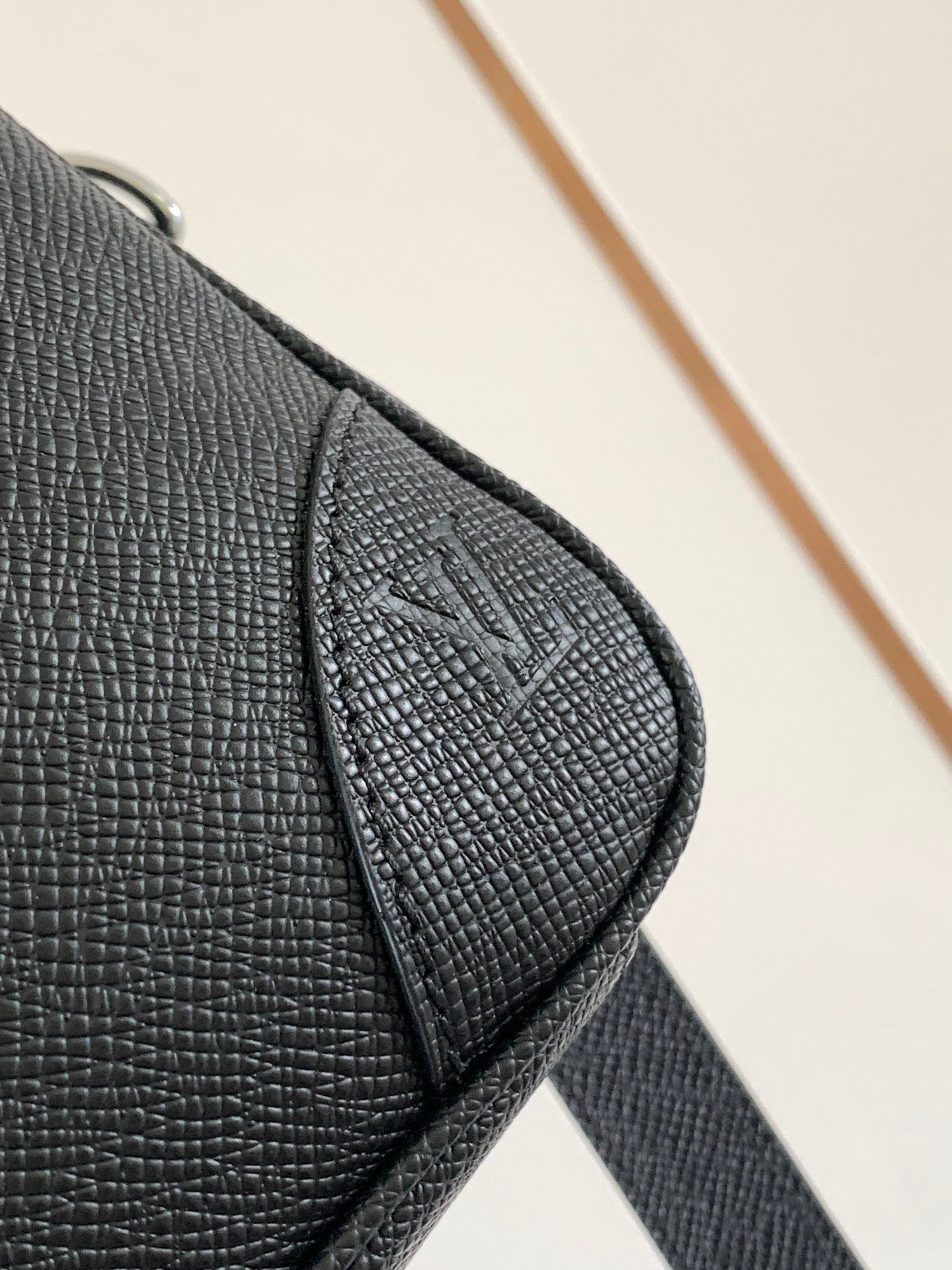 LuxluxHouse Best Quality Bags Louis Vuitton Men