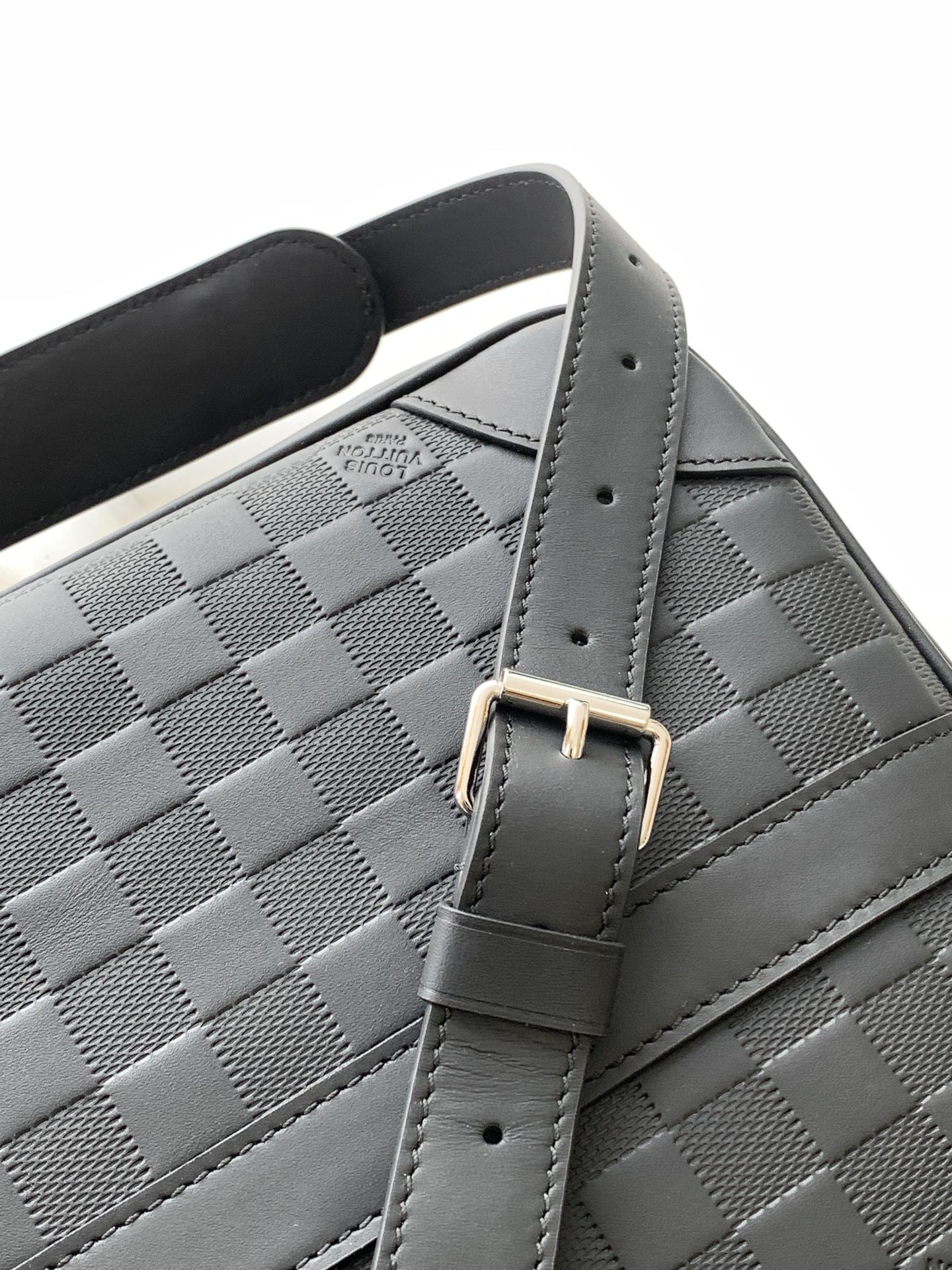 LuxluxHouse Best Quality Bags Louis Vuitton Men