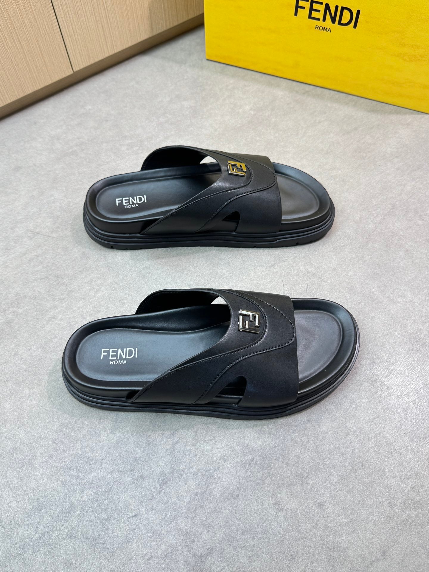 LuxluxHouse Best Quality Sandals Fendi