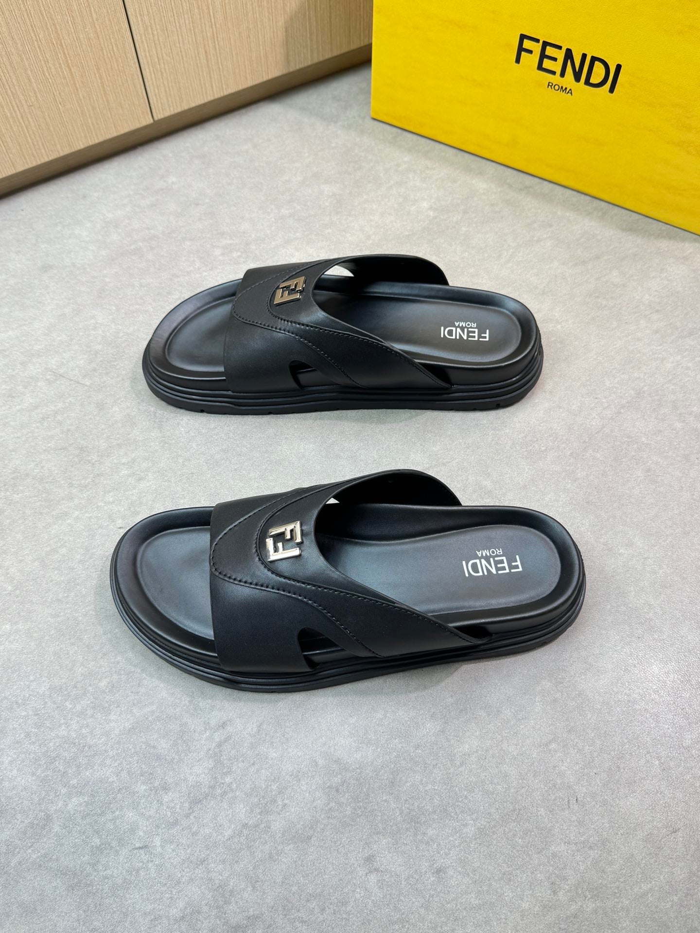 LuxluxHouse Best Quality Sandals Fendi