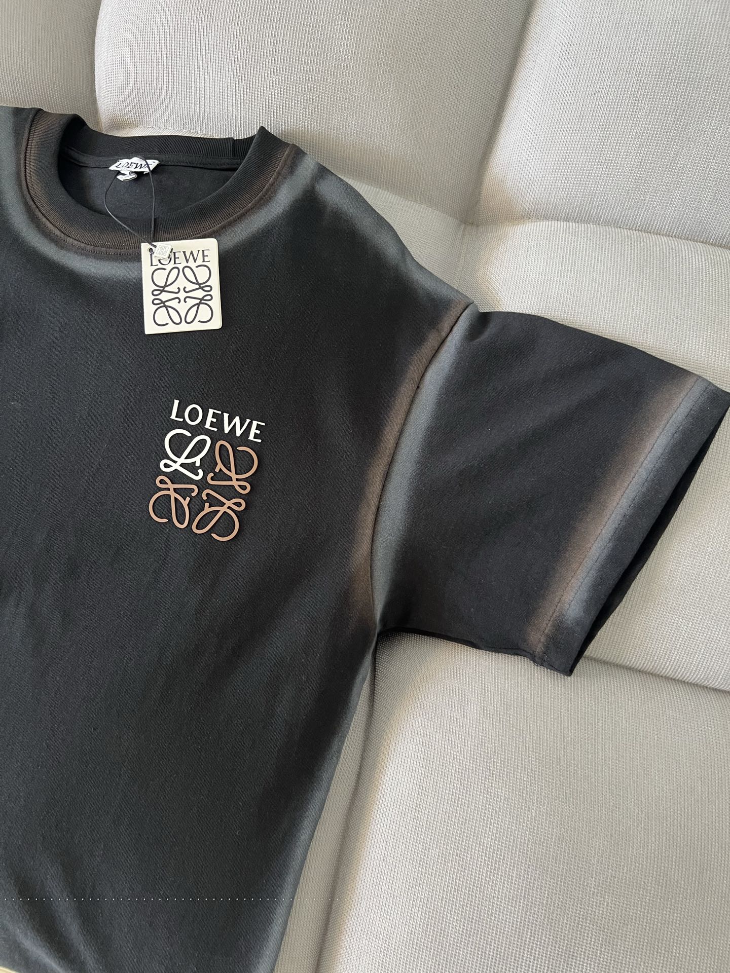 LuxluxHouse Best Quality Clothes T-shirt Loewe
