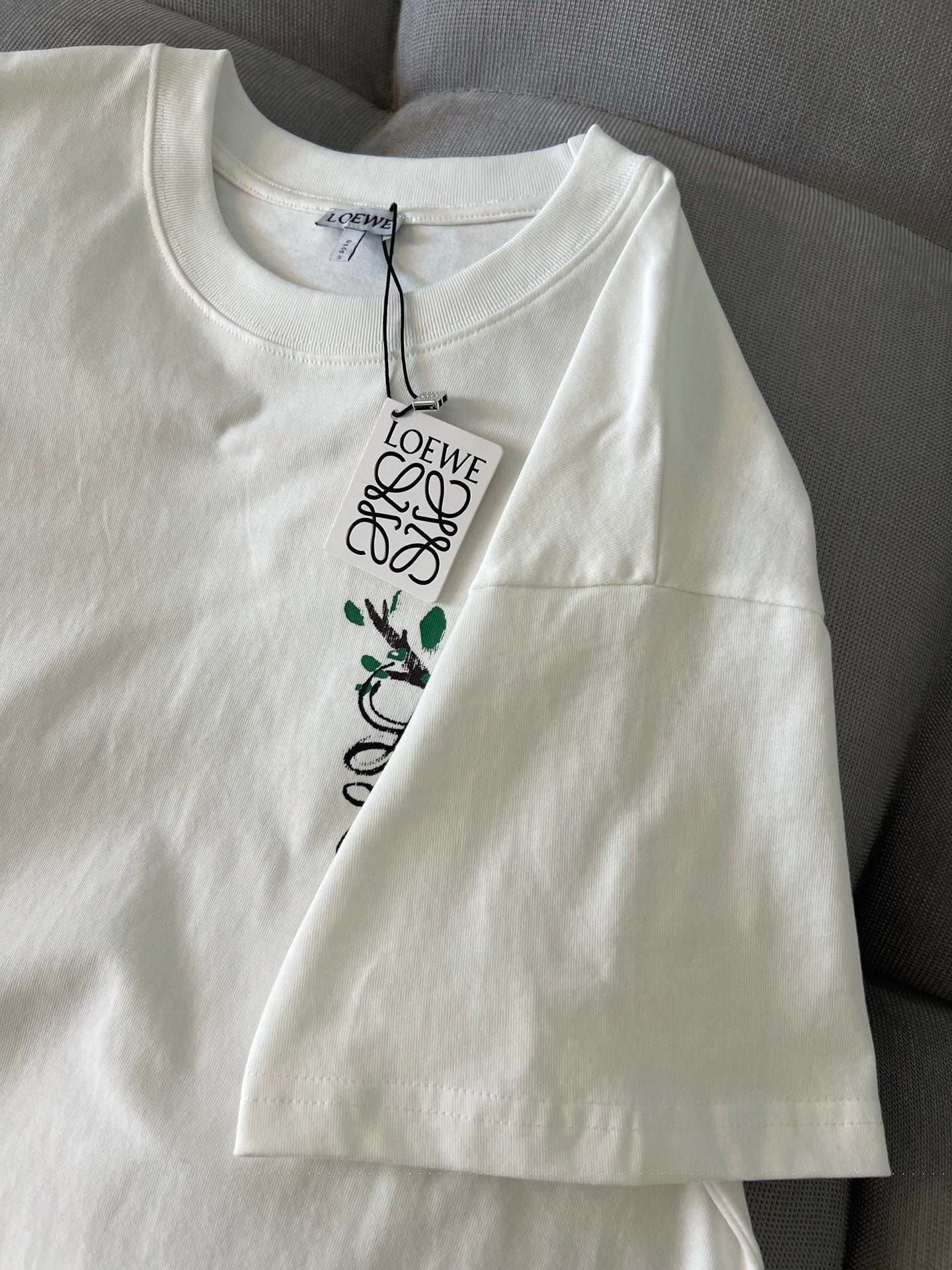 LuxluxHouse Best Quality Clothes T-shirt Loewe